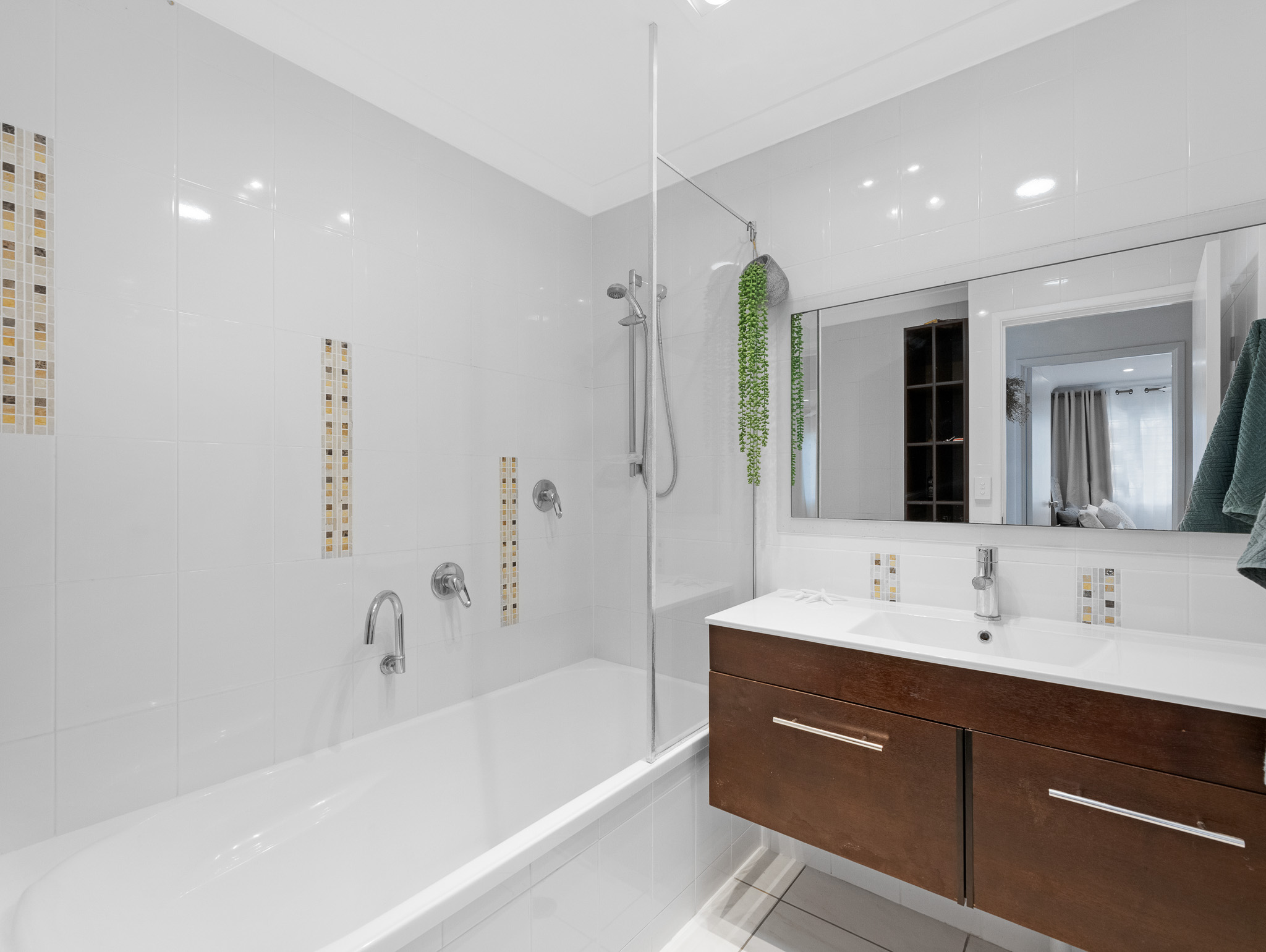 6 Bruce Street, TORQUAY, QLD 4655 AUS