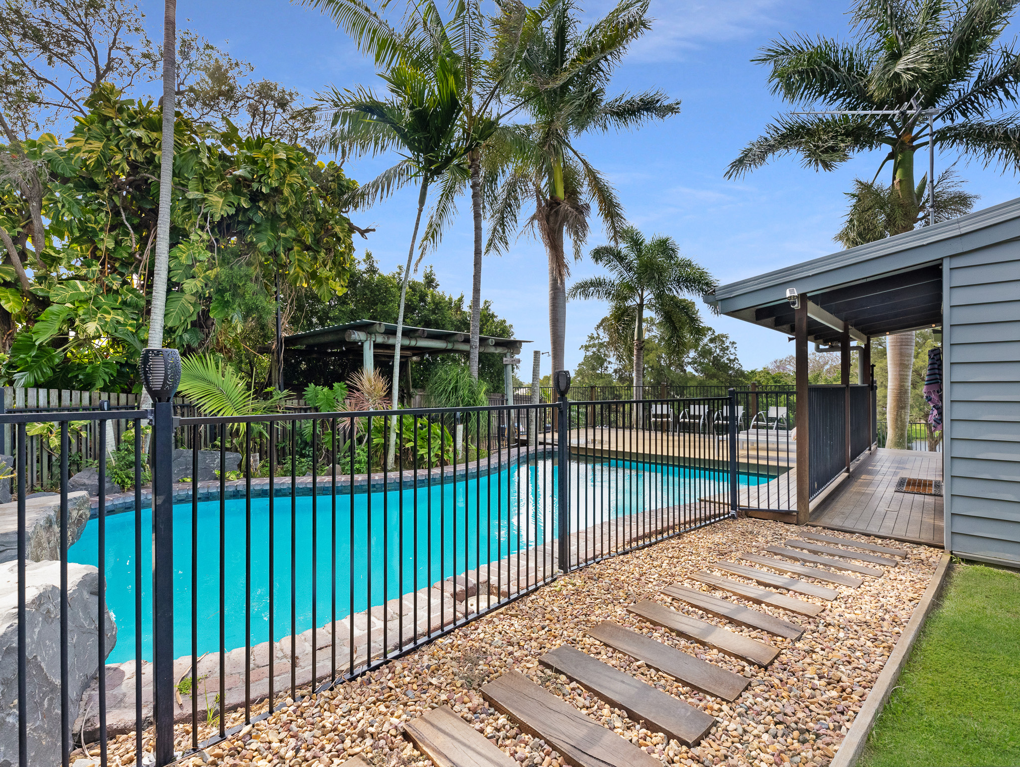 6 Bruce Street, TORQUAY, QLD 4655 AUS
