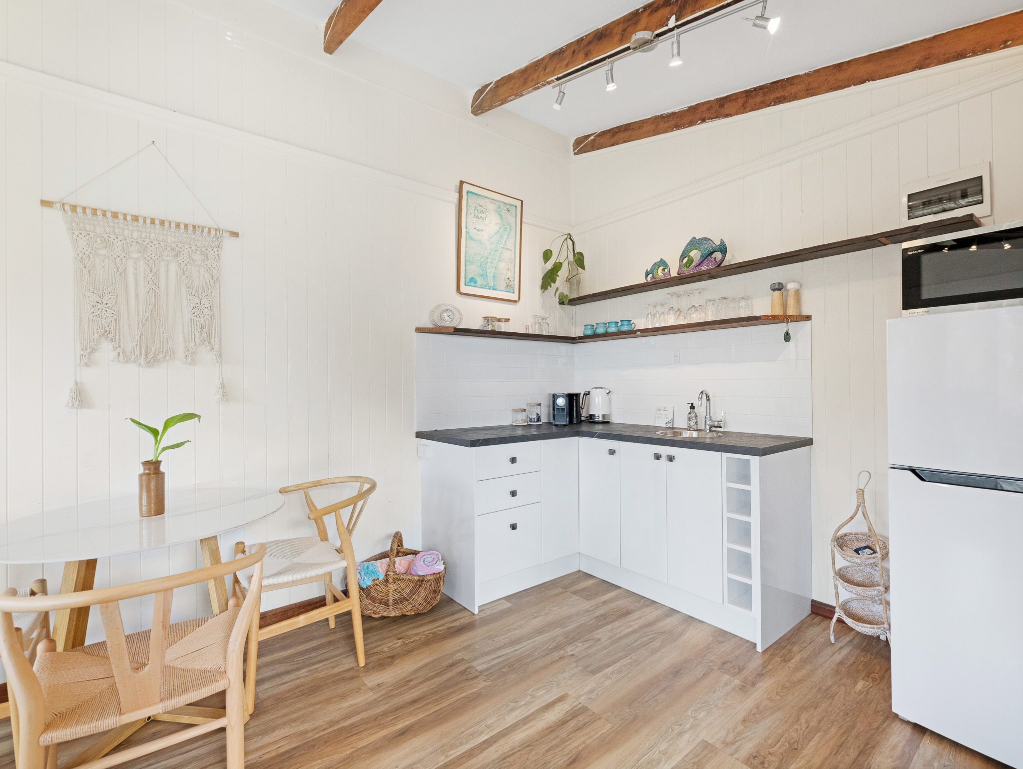 6 Bruce Street, TORQUAY, QLD 4655 AUS