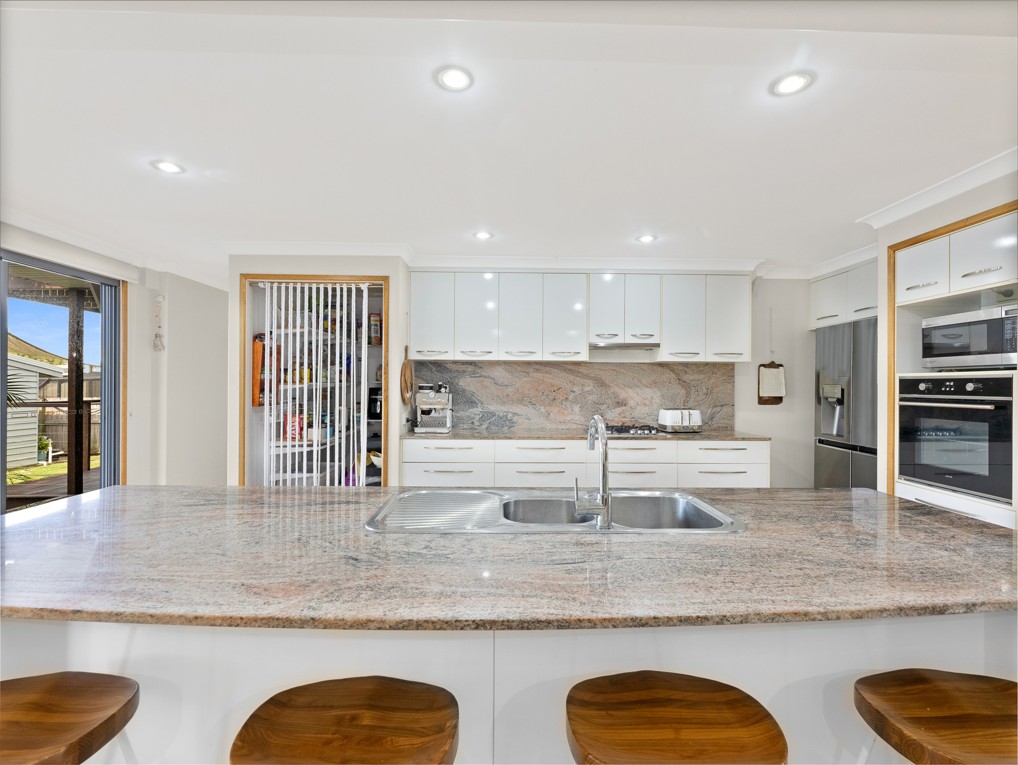 6 Bruce Street, TORQUAY, QLD 4655 AUS