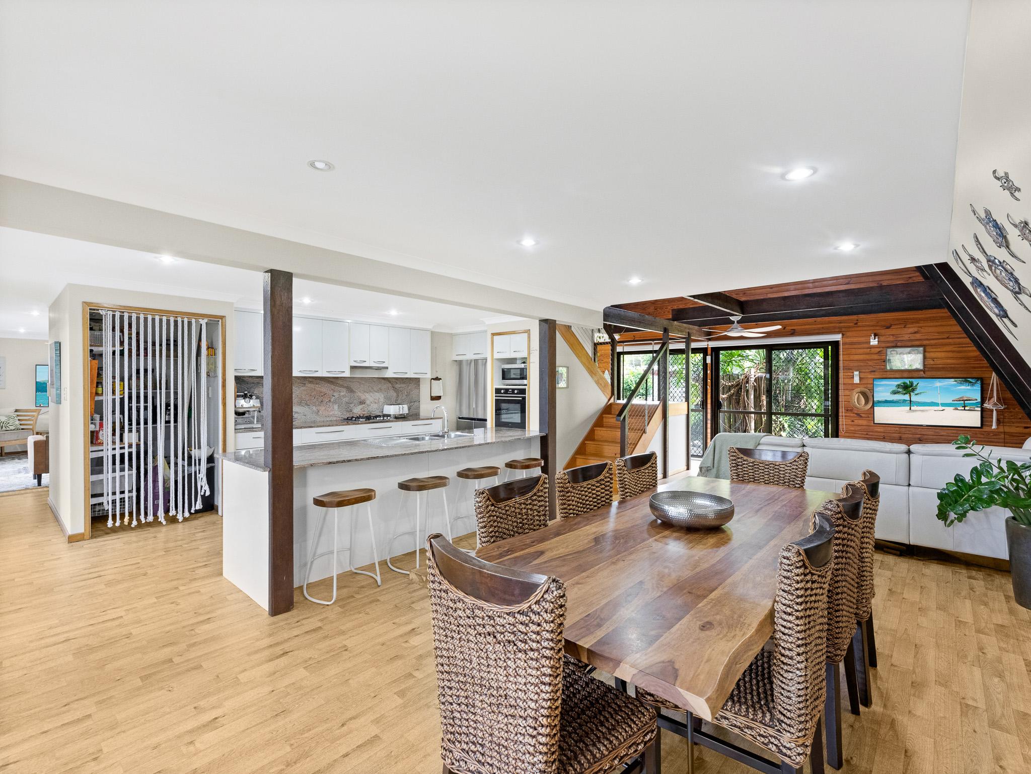 6 Bruce Street, TORQUAY, QLD 4655 AUS