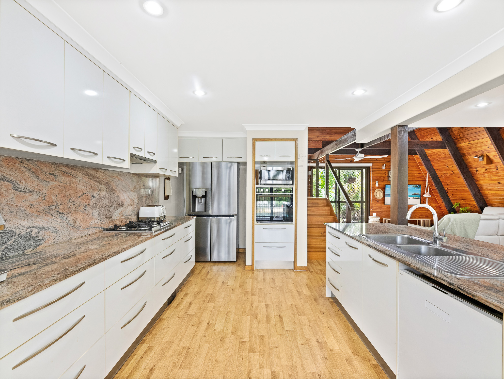 6 Bruce Street, TORQUAY, QLD 4655 AUS