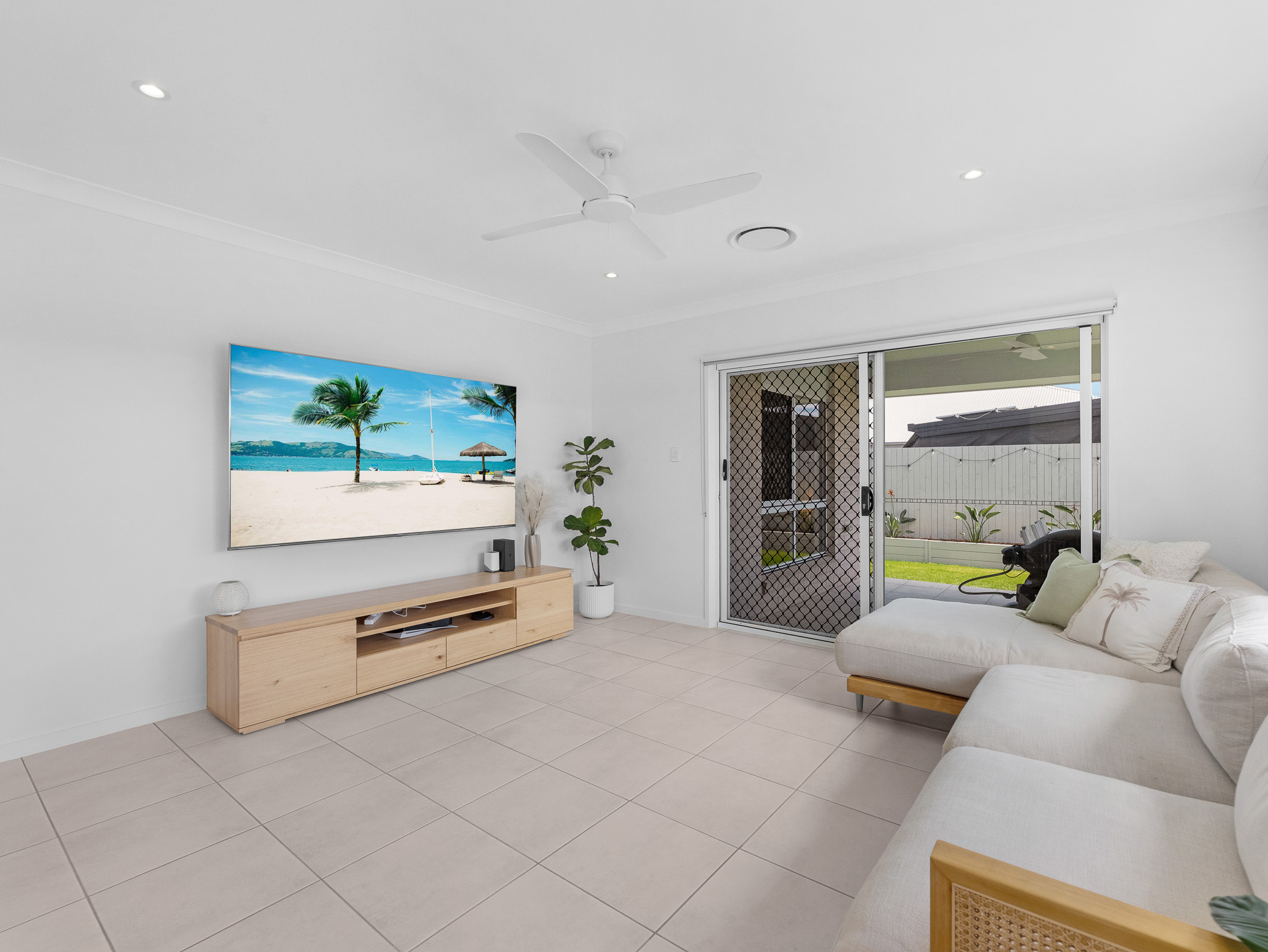 33 Jannik Terrace, PIALBA, QLD 4655 AUS