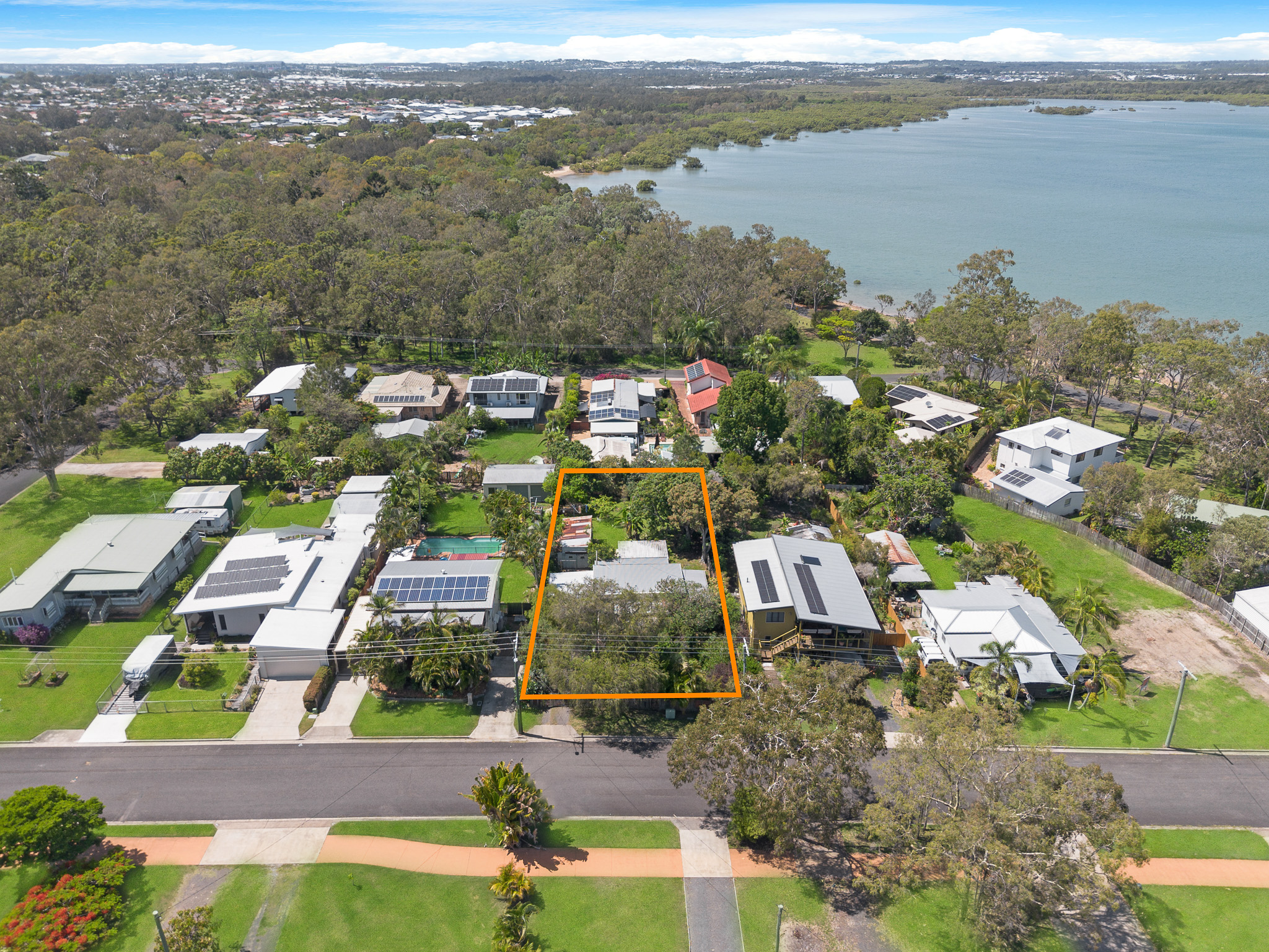 9 Mant Street, POINT VERNON, QLD 4655 AUS