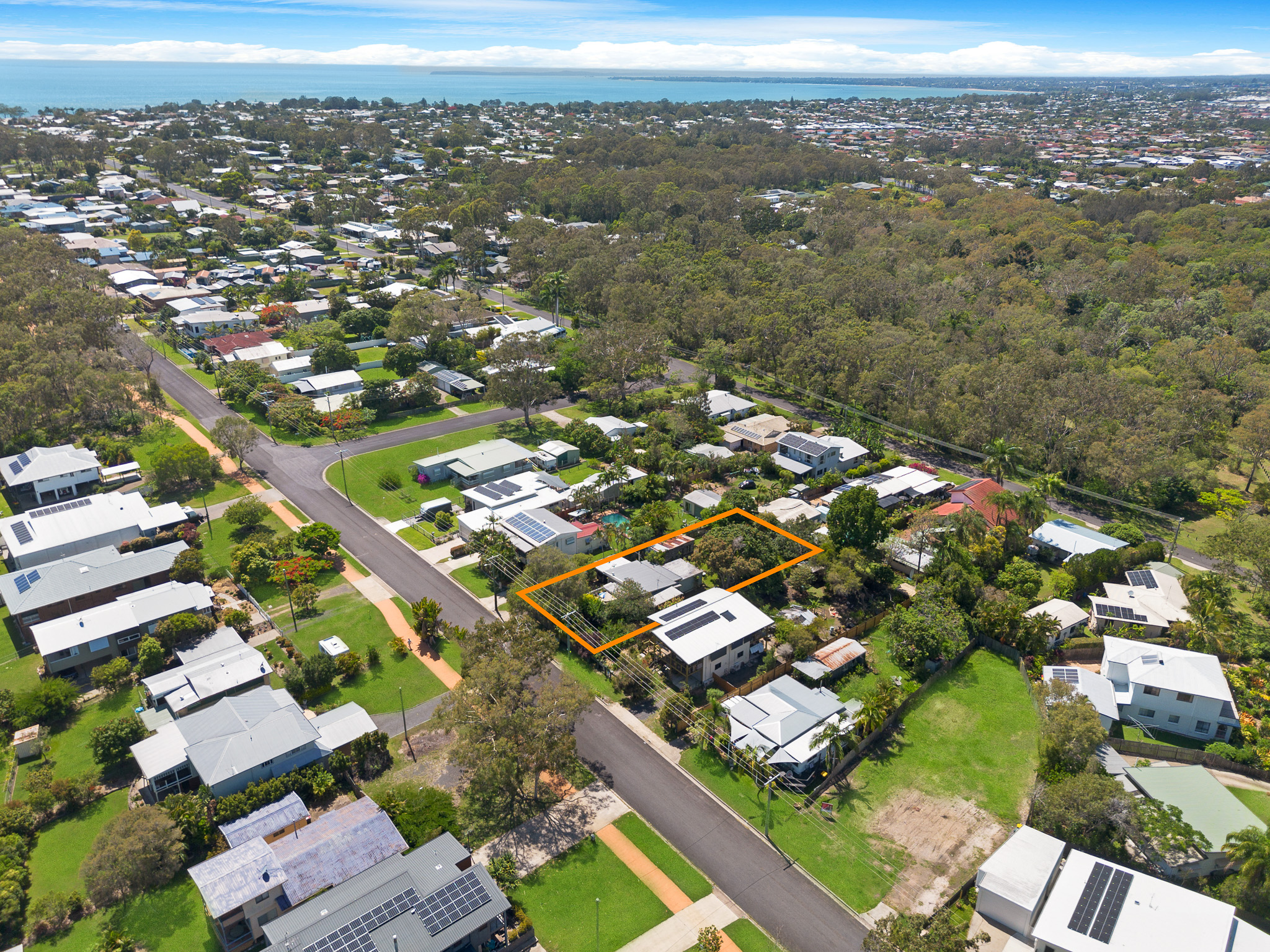 9 Mant Street, POINT VERNON, QLD 4655 AUS