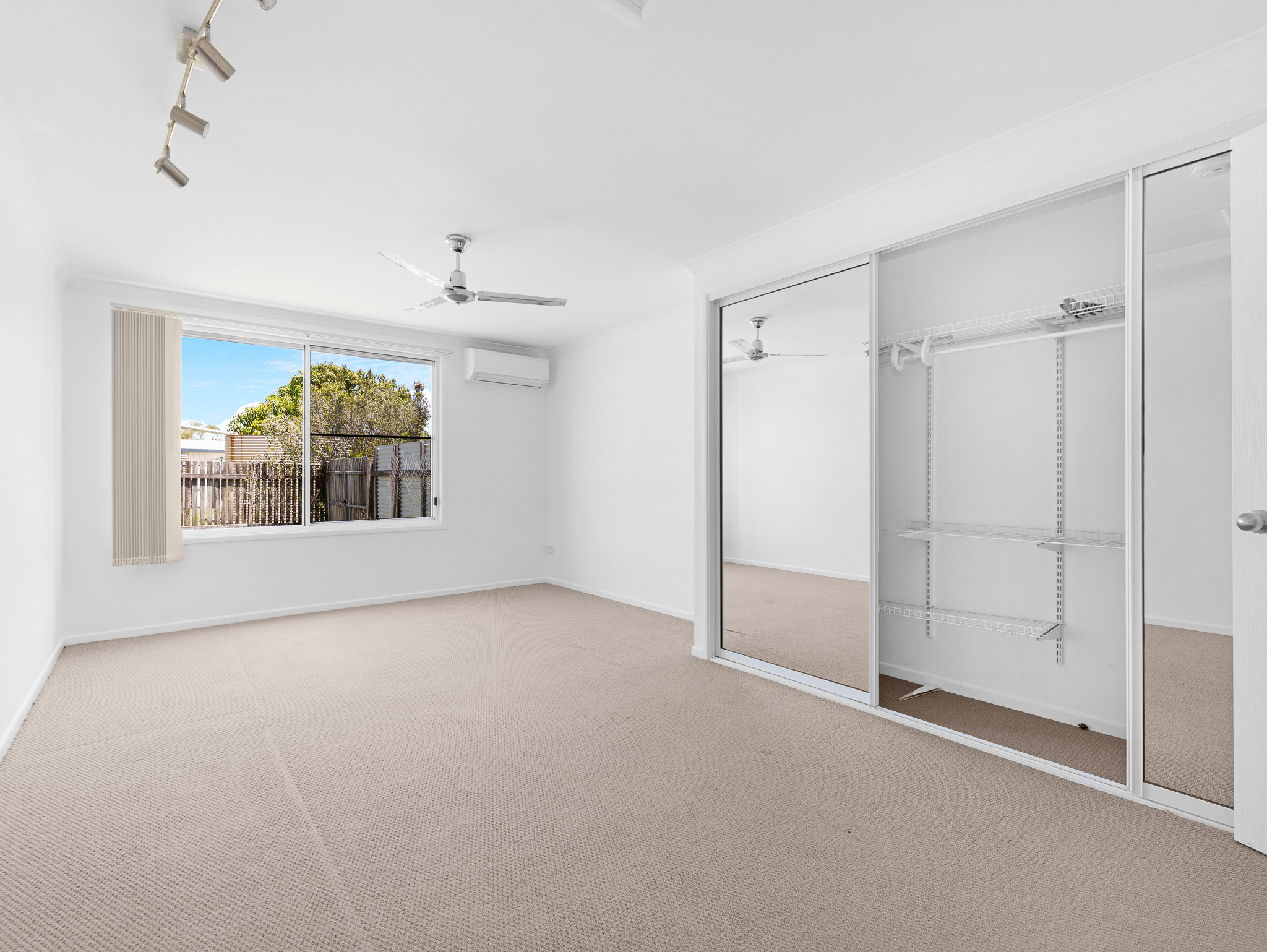 40-46 Ladbroke Cresent, URANGAN, QLD 4655 AUS