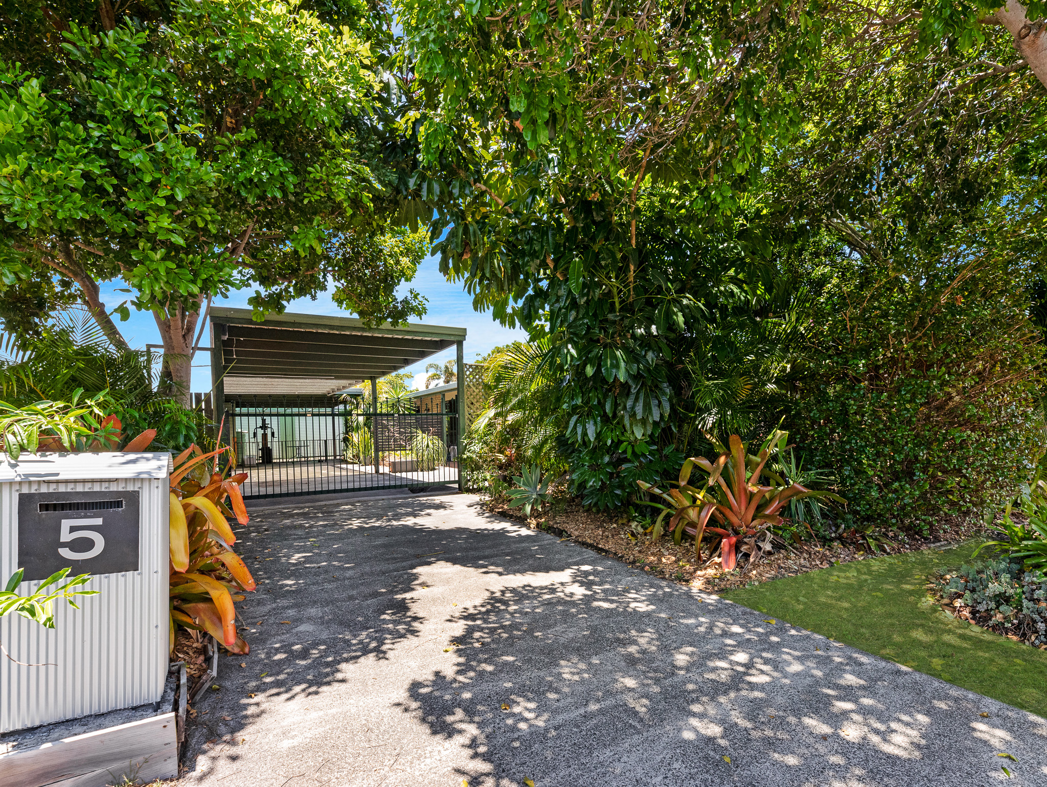 5 Sandalan Way, URANGAN, QLD 4655 AUS