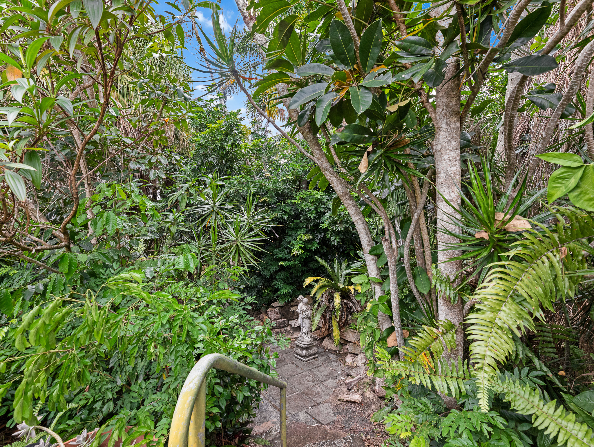 11 Awinya Court, URRAWEEN, QLD 4655 AUS