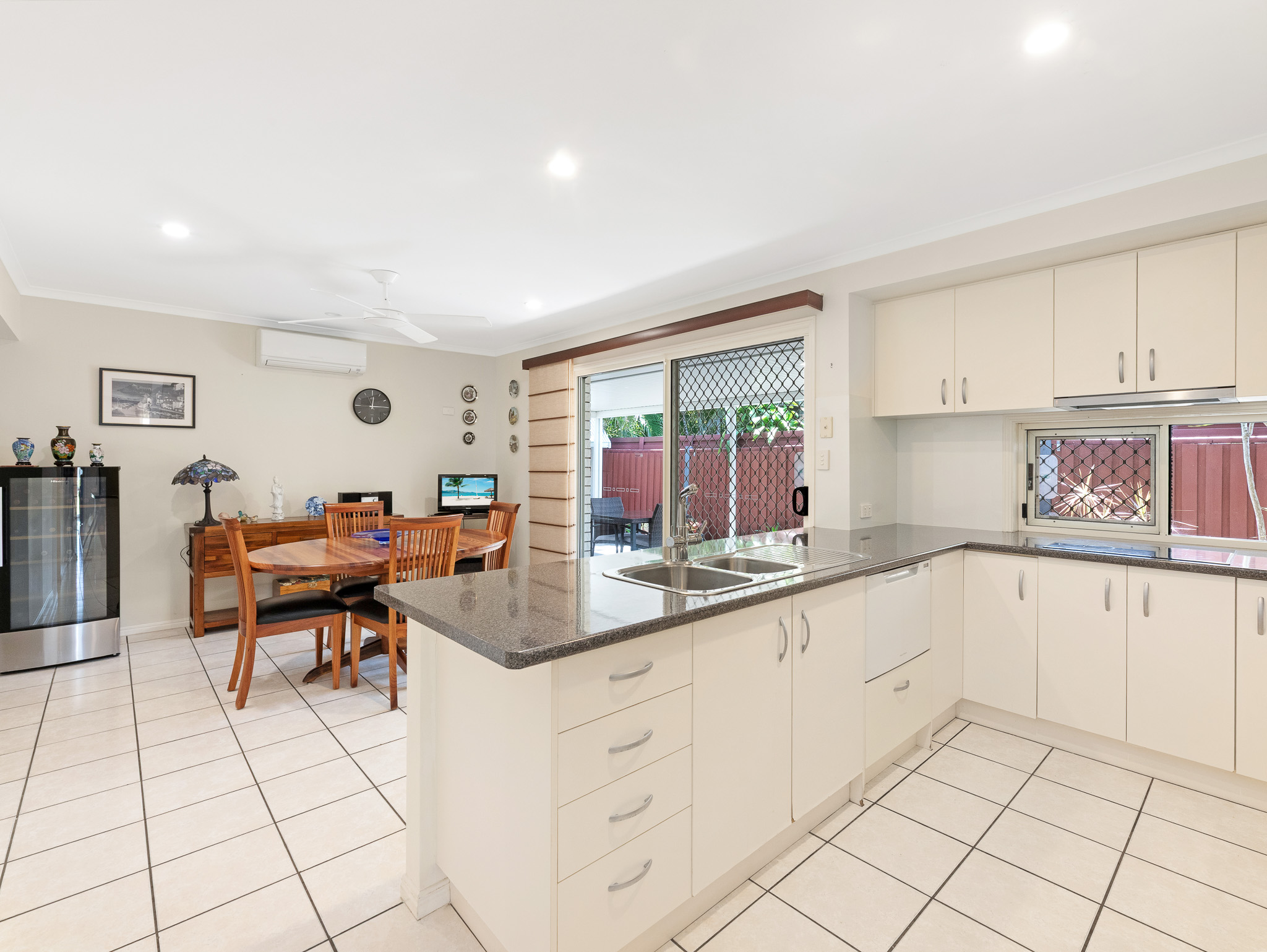 7 Brooke Court, TORQUAY, QLD 4655 AUS