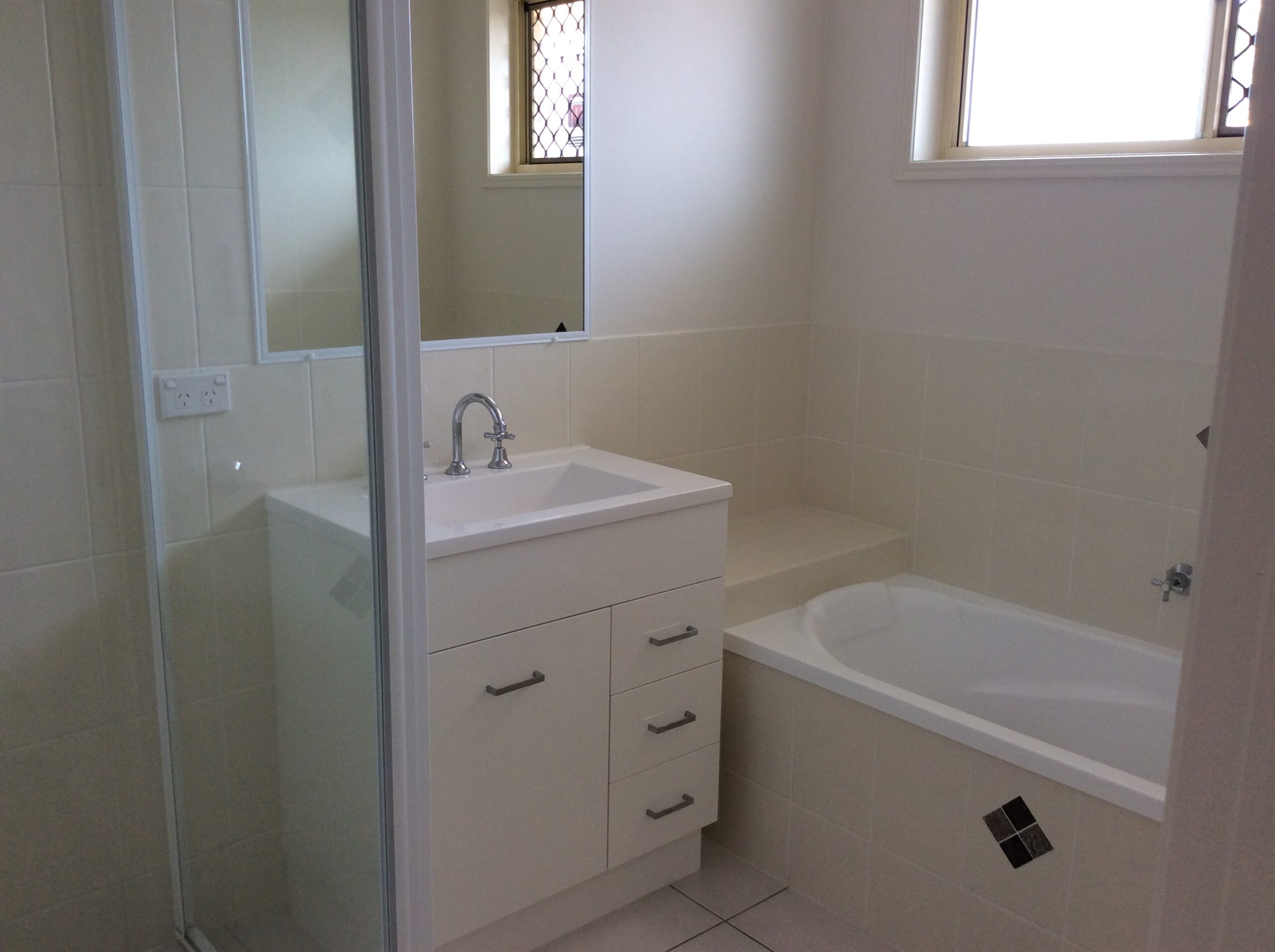 32 Spinnaker Drive, POINT VERNON, QLD 4655 AUS