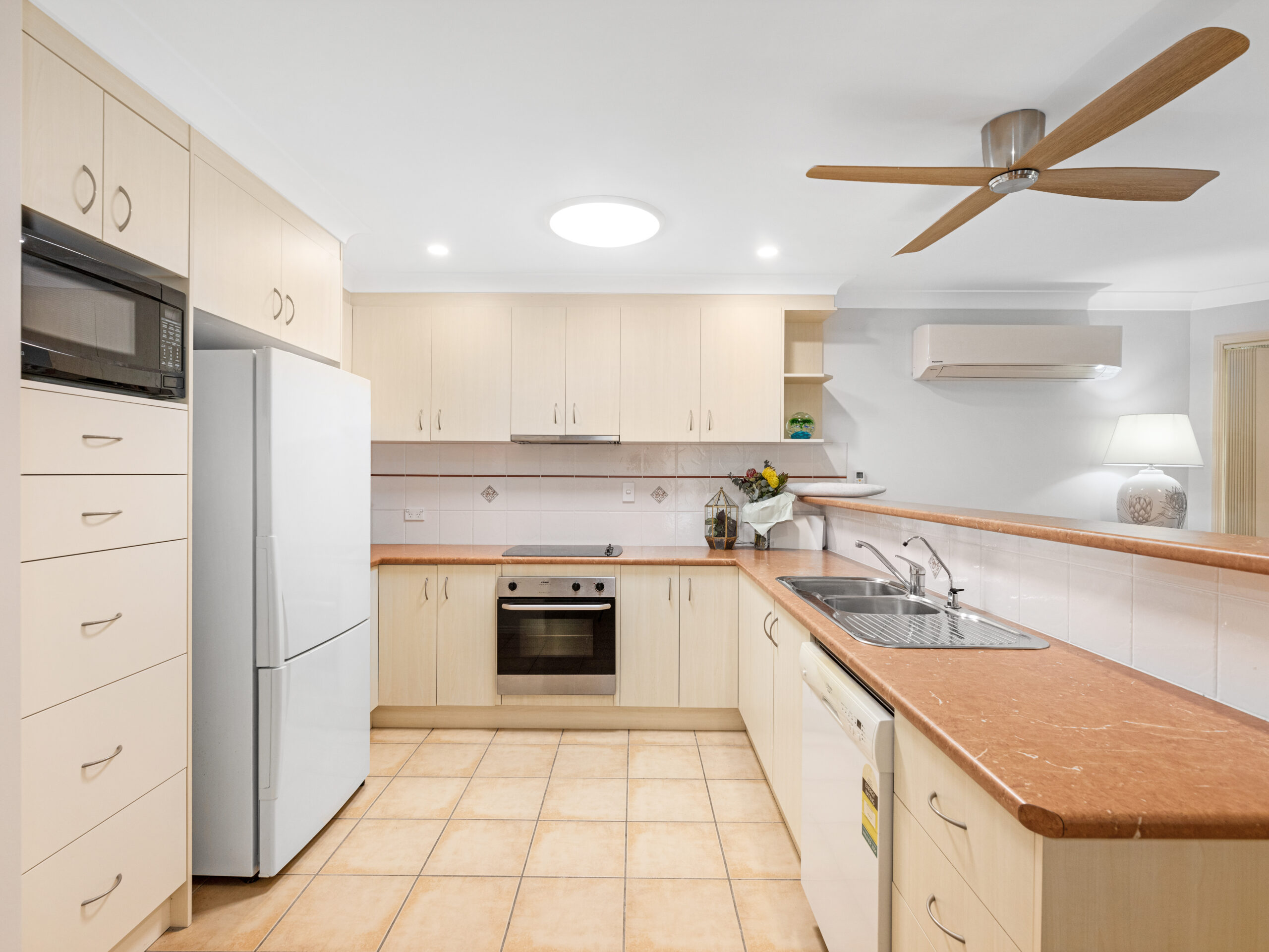 14 Turnbull Court, URANGAN, QLD 4655 AUS