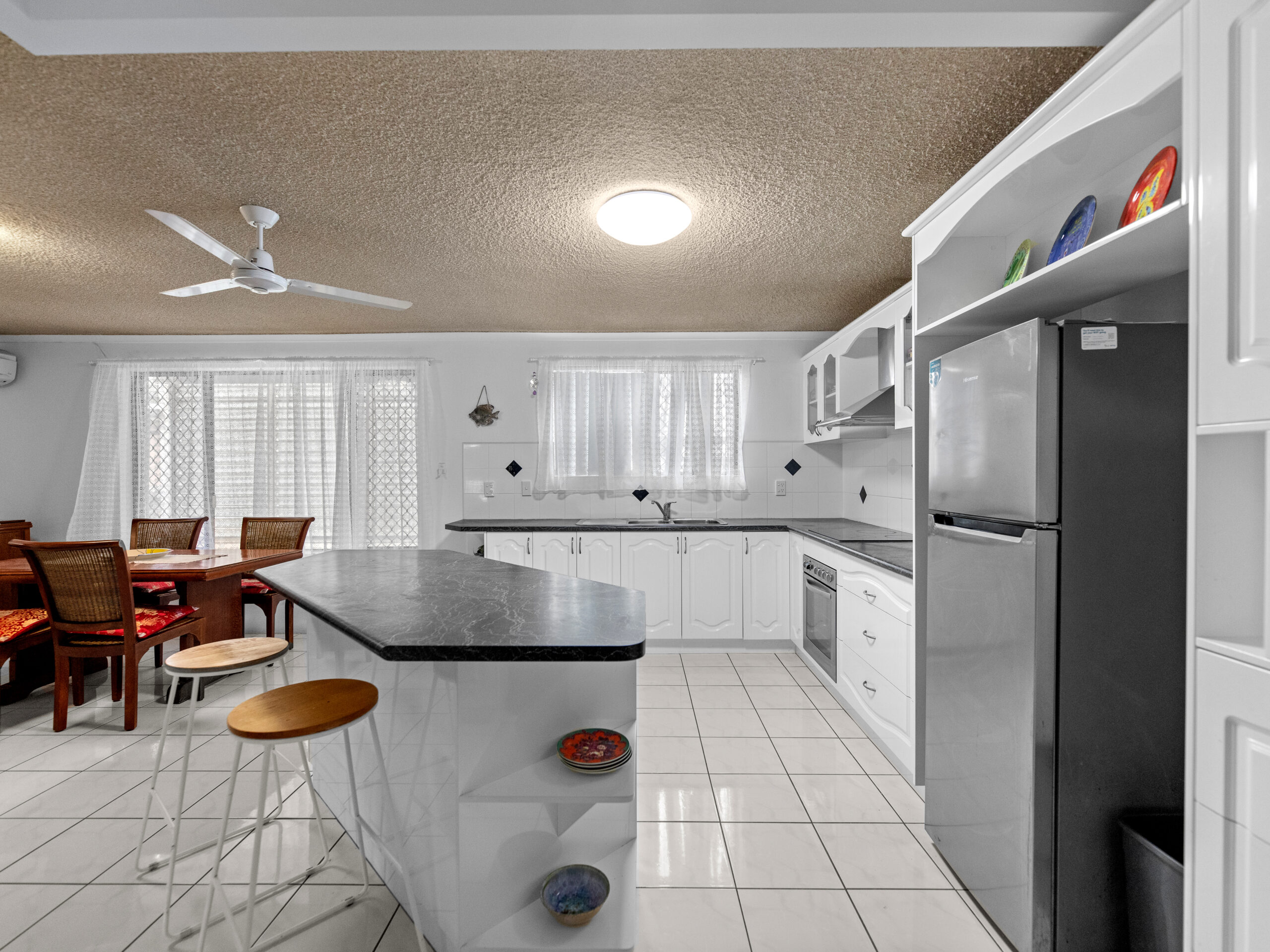 8/373 Esplanade, SCARNESS, QLD 4655 AUS