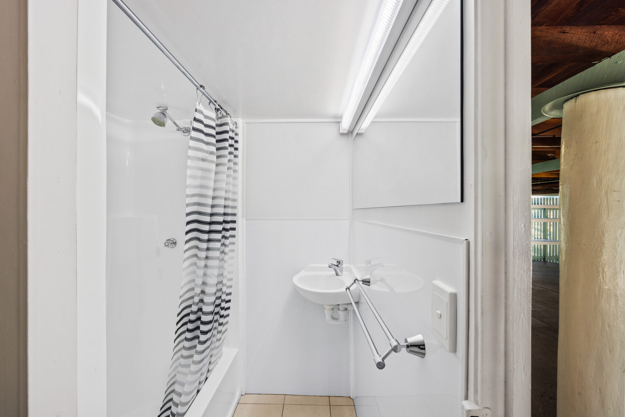 185 Esplanade, POINT VERNON, QLD 4655 AUS