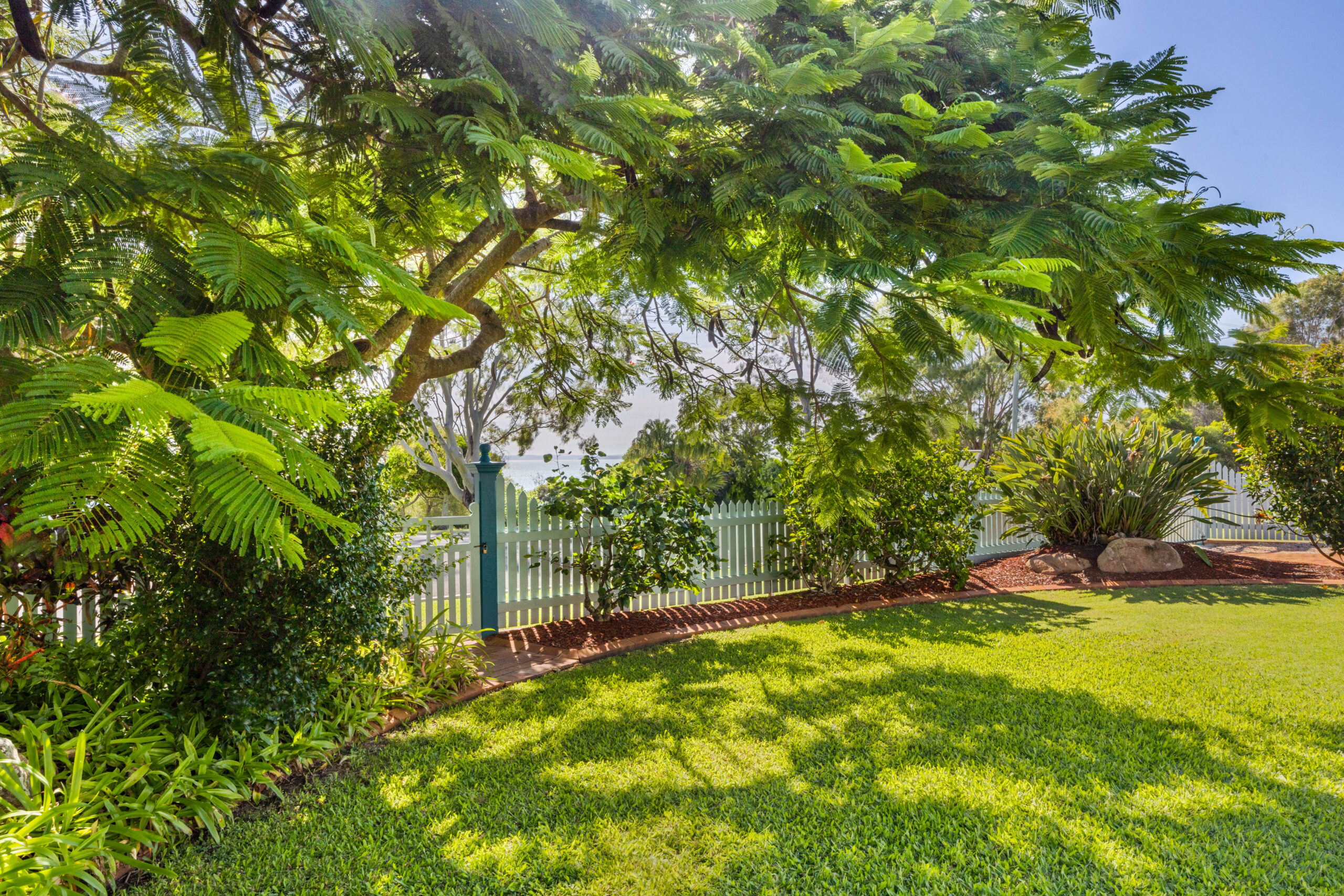 185 Esplanade, POINT VERNON, QLD 4655 AUS