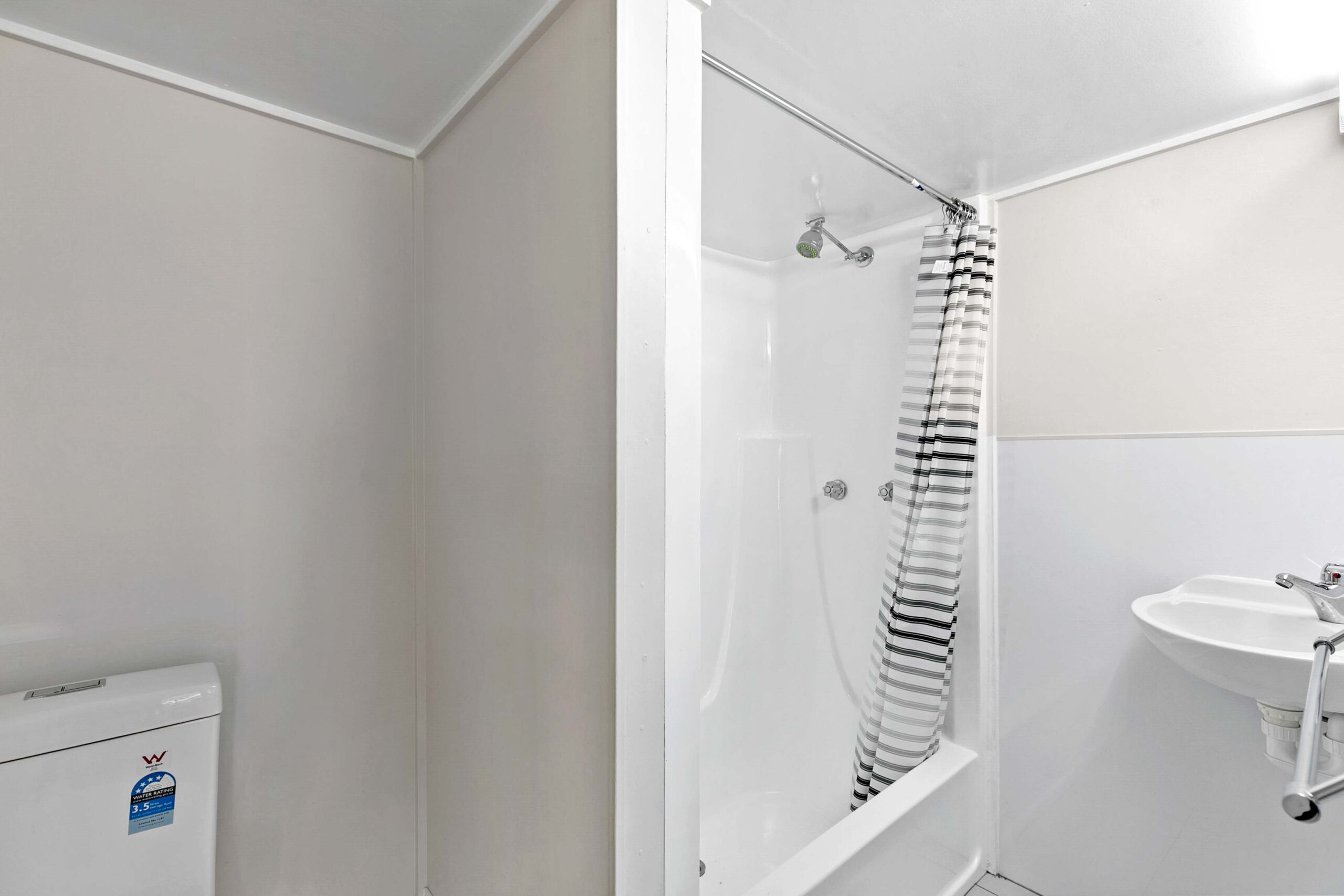 185 Esplanade, POINT VERNON, QLD 4655 AUS