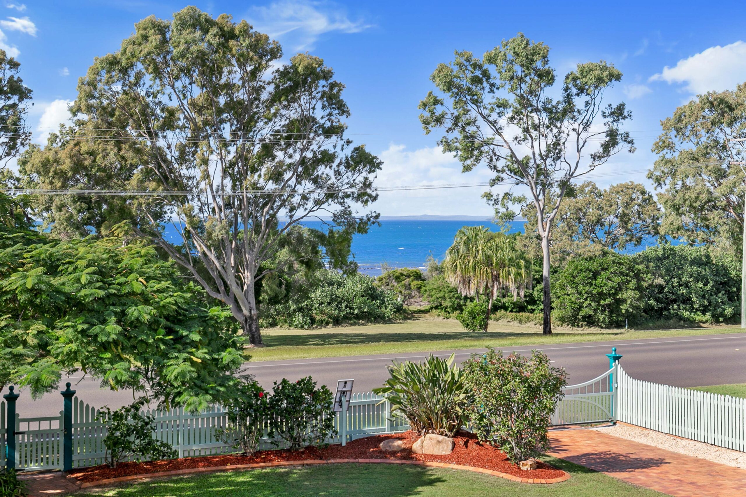 185 Esplanade, POINT VERNON, QLD 4655 AUS