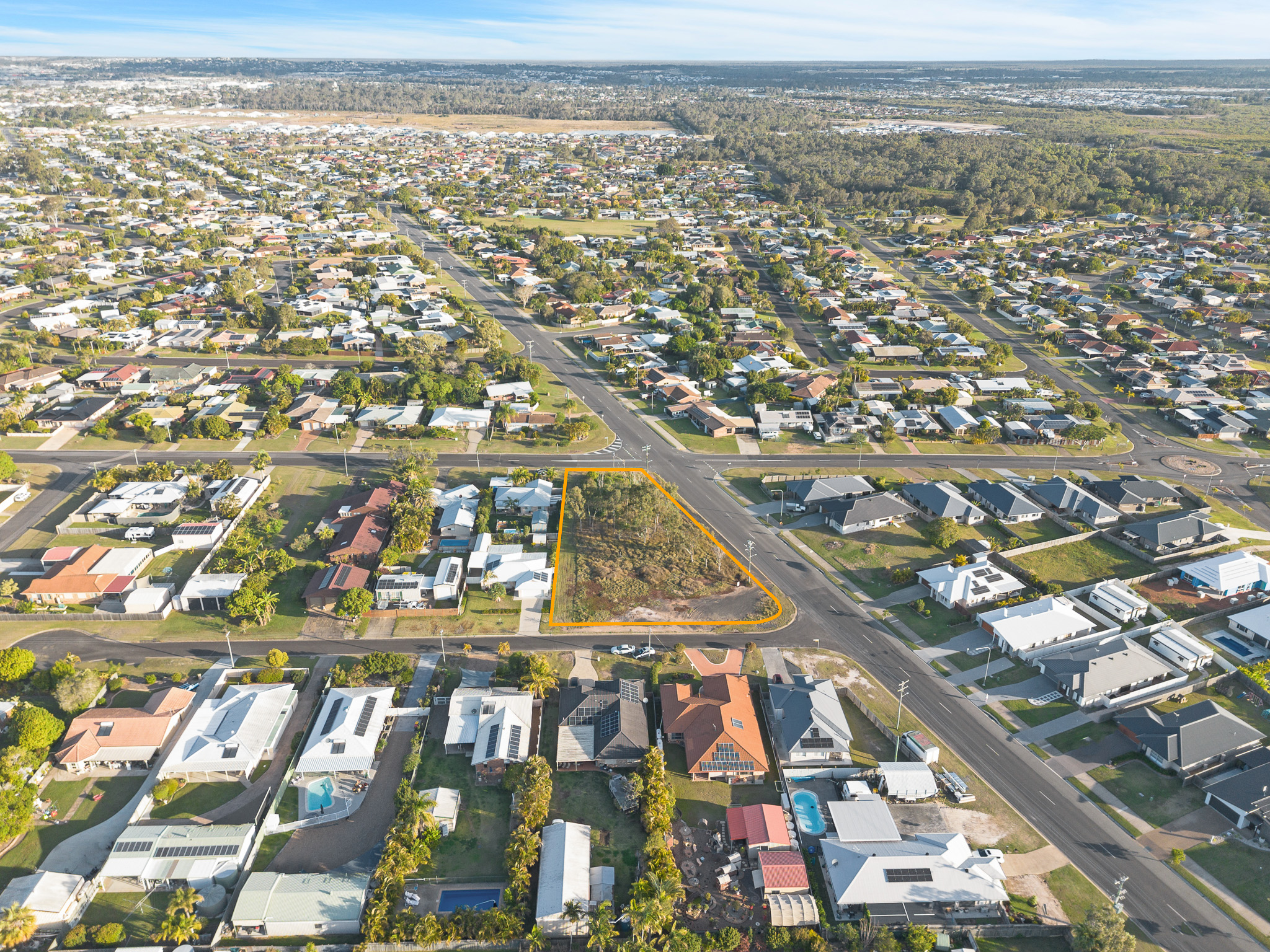 51 Wattle Street, POINT VERNON, QLD 4655 AUS