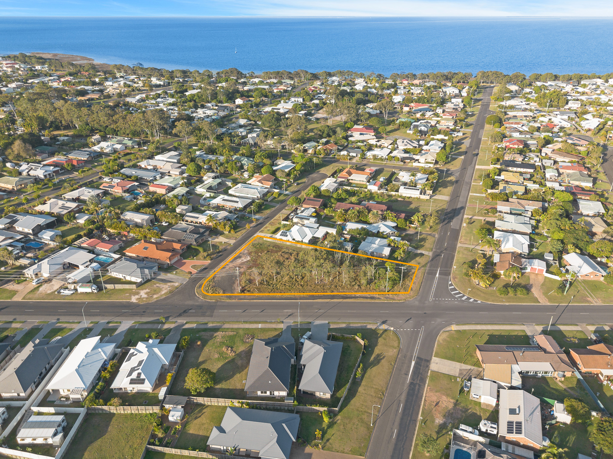 51 Wattle Street, POINT VERNON, QLD 4655 AUS