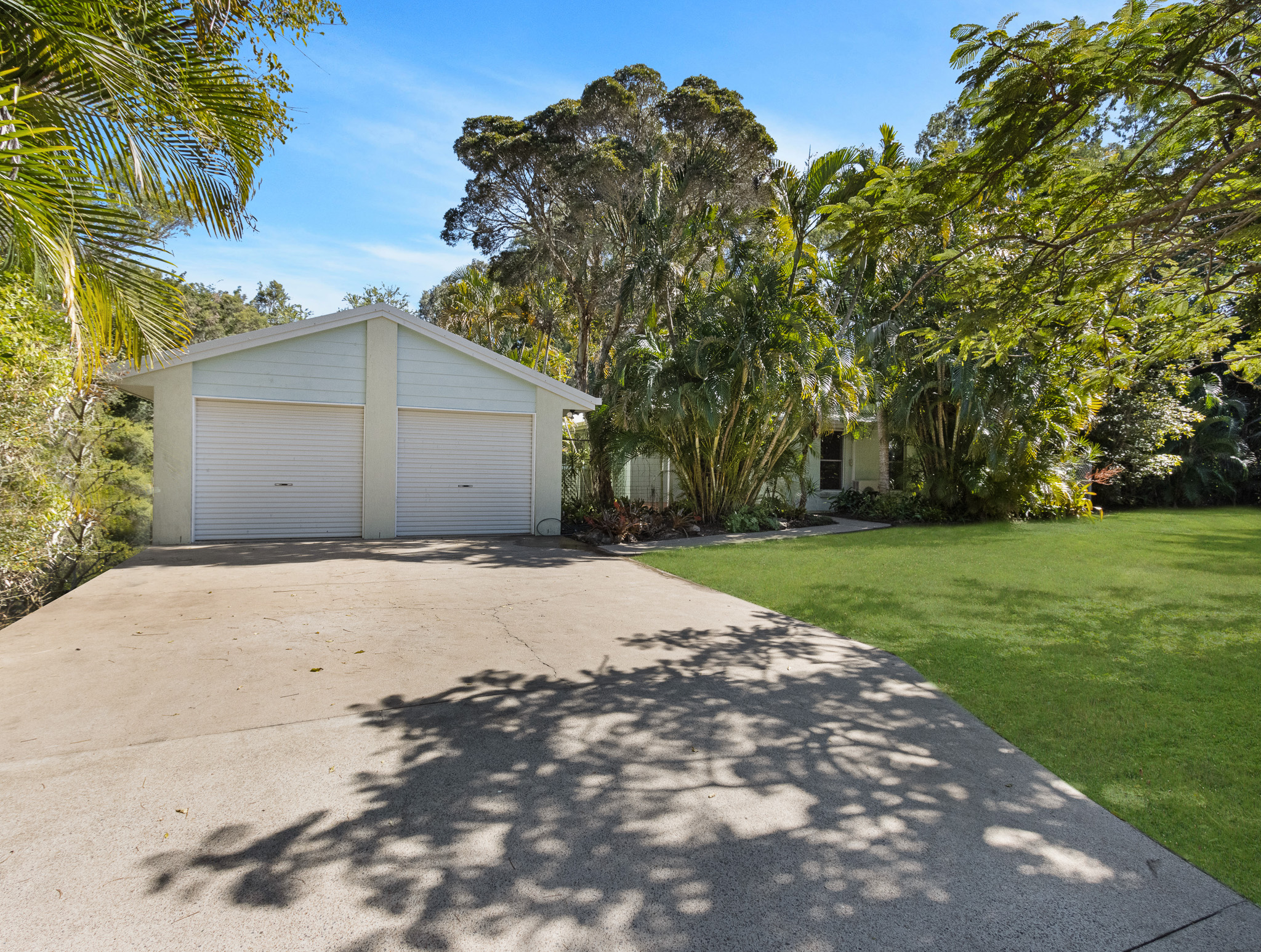 4 Palmwood Drive, DUNDOWRAN BEACH, QLD 4655 AUS