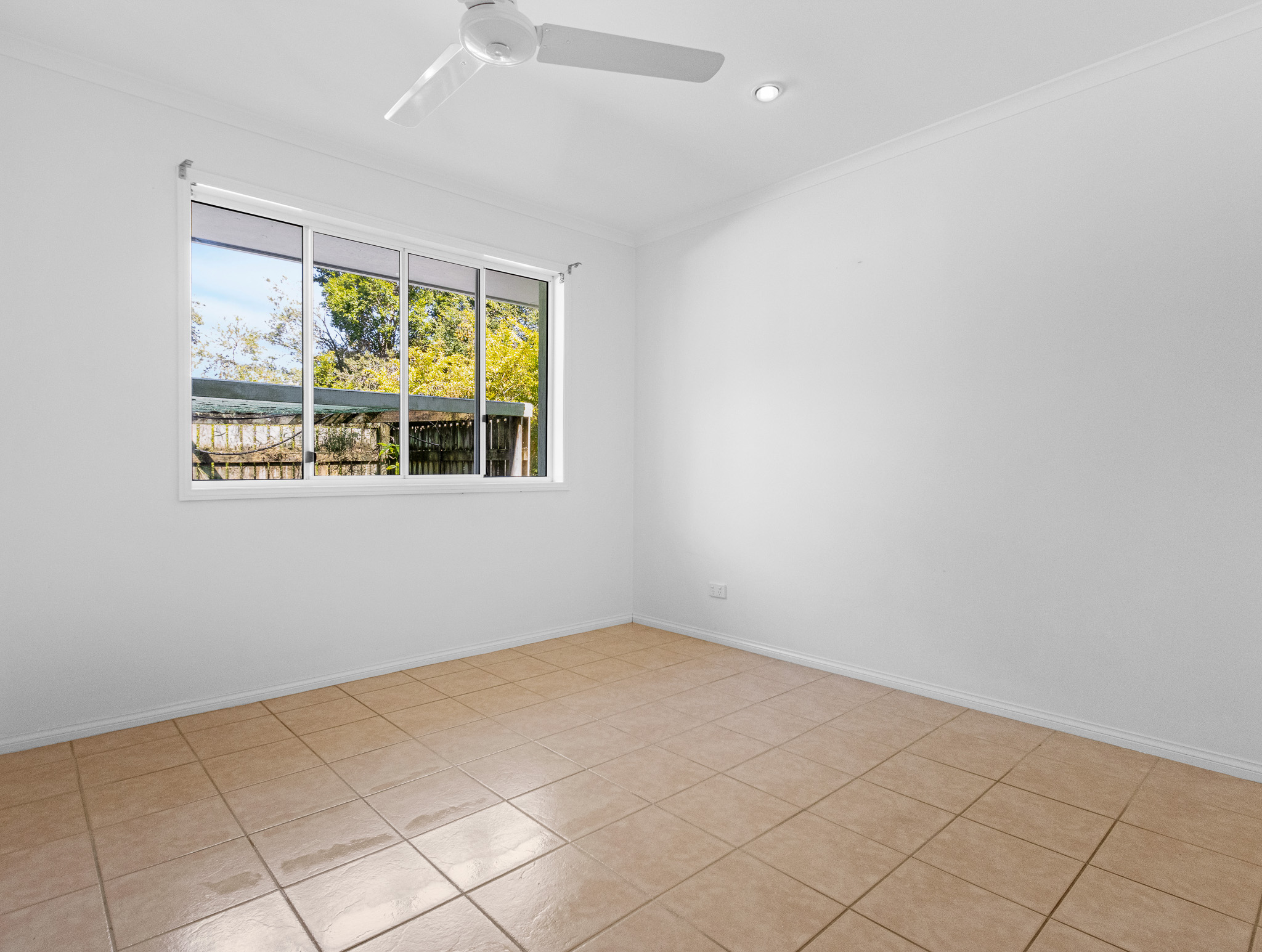 4 Palmwood Drive, DUNDOWRAN BEACH, QLD 4655 AUS