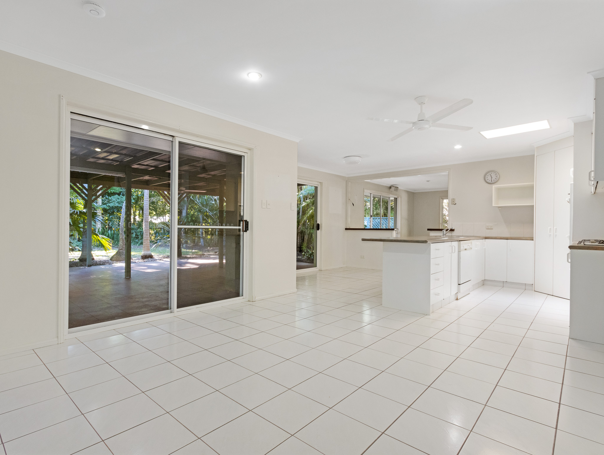 4 Palmwood Drive, DUNDOWRAN BEACH, QLD 4655 AUS