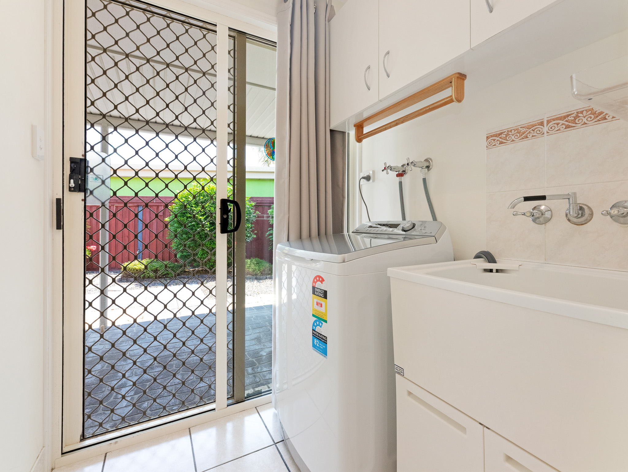 7 Brooke Court, TORQUAY, QLD 4655 AUS