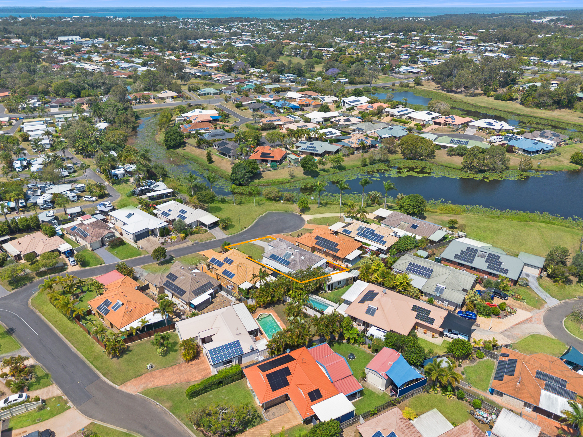 7 Brooke Court, TORQUAY, QLD 4655 AUS