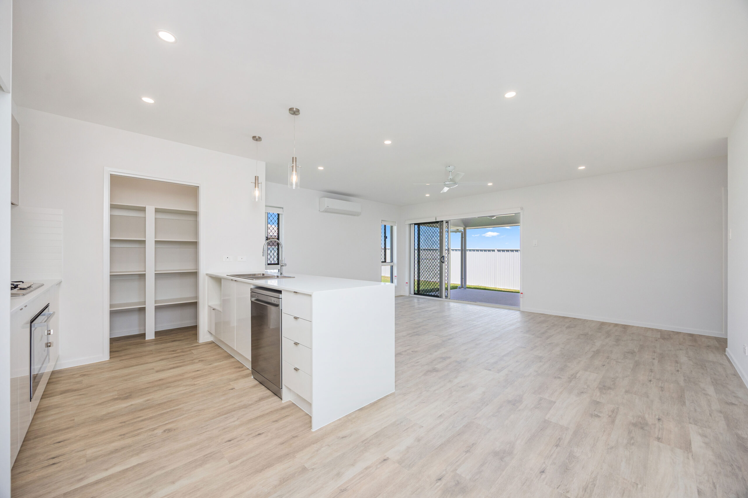 18 Katherine Way, NIKENBAH, QLD 4655 AUS