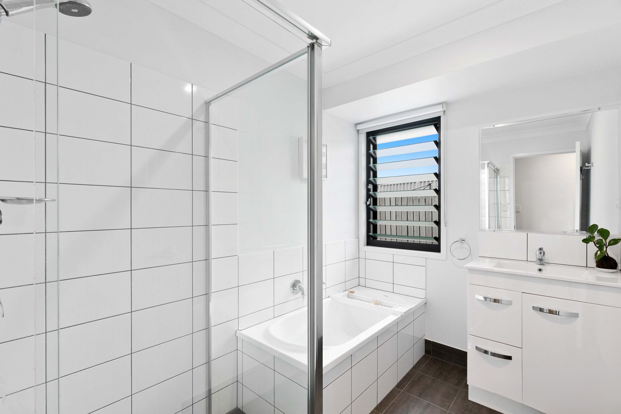 1/134 Exeter Street, TORQUAY, QLD 4655 AUS