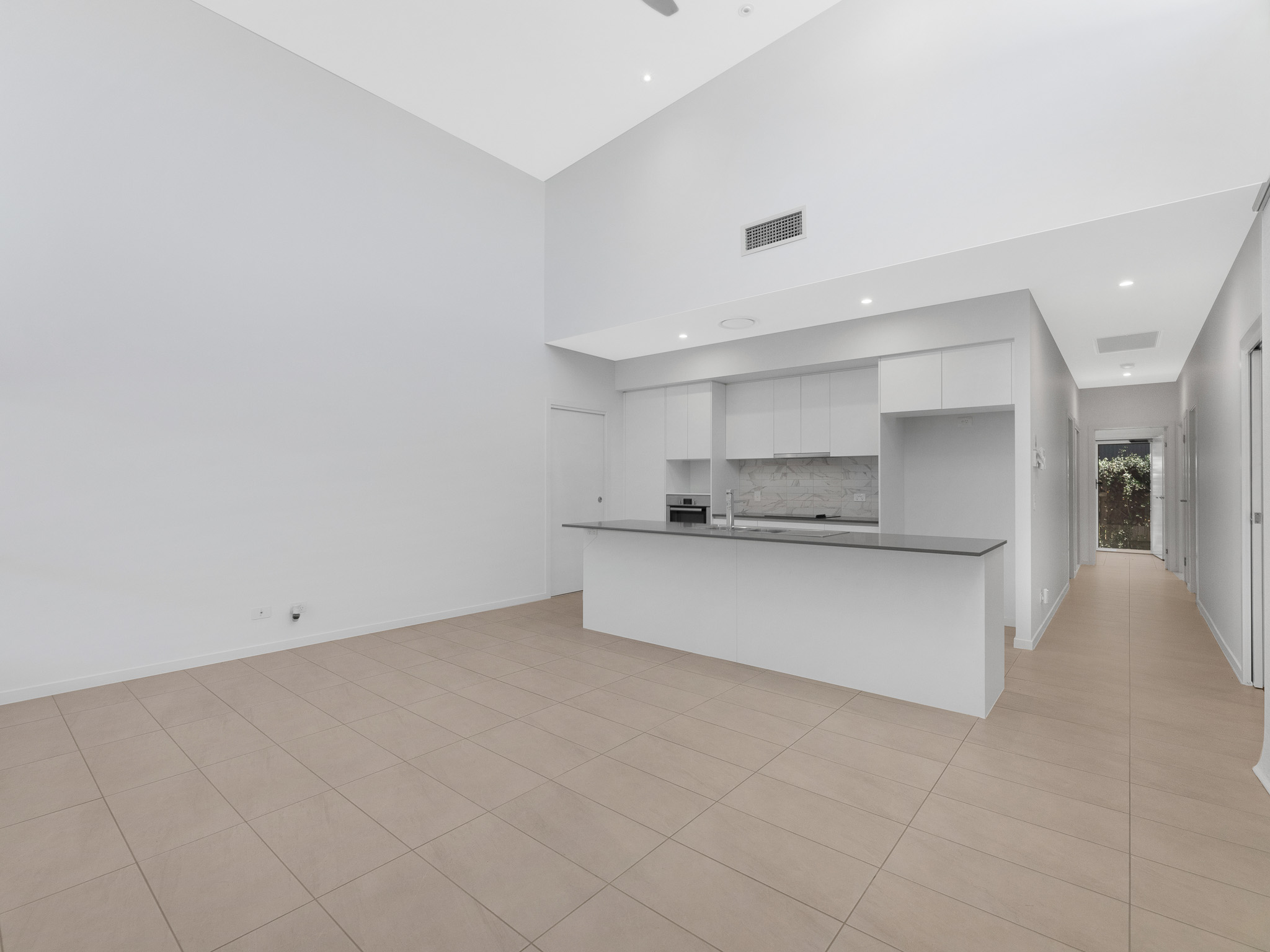 2/1 Latitude Blvde, NIKENBAH, QLD 4655 AUS