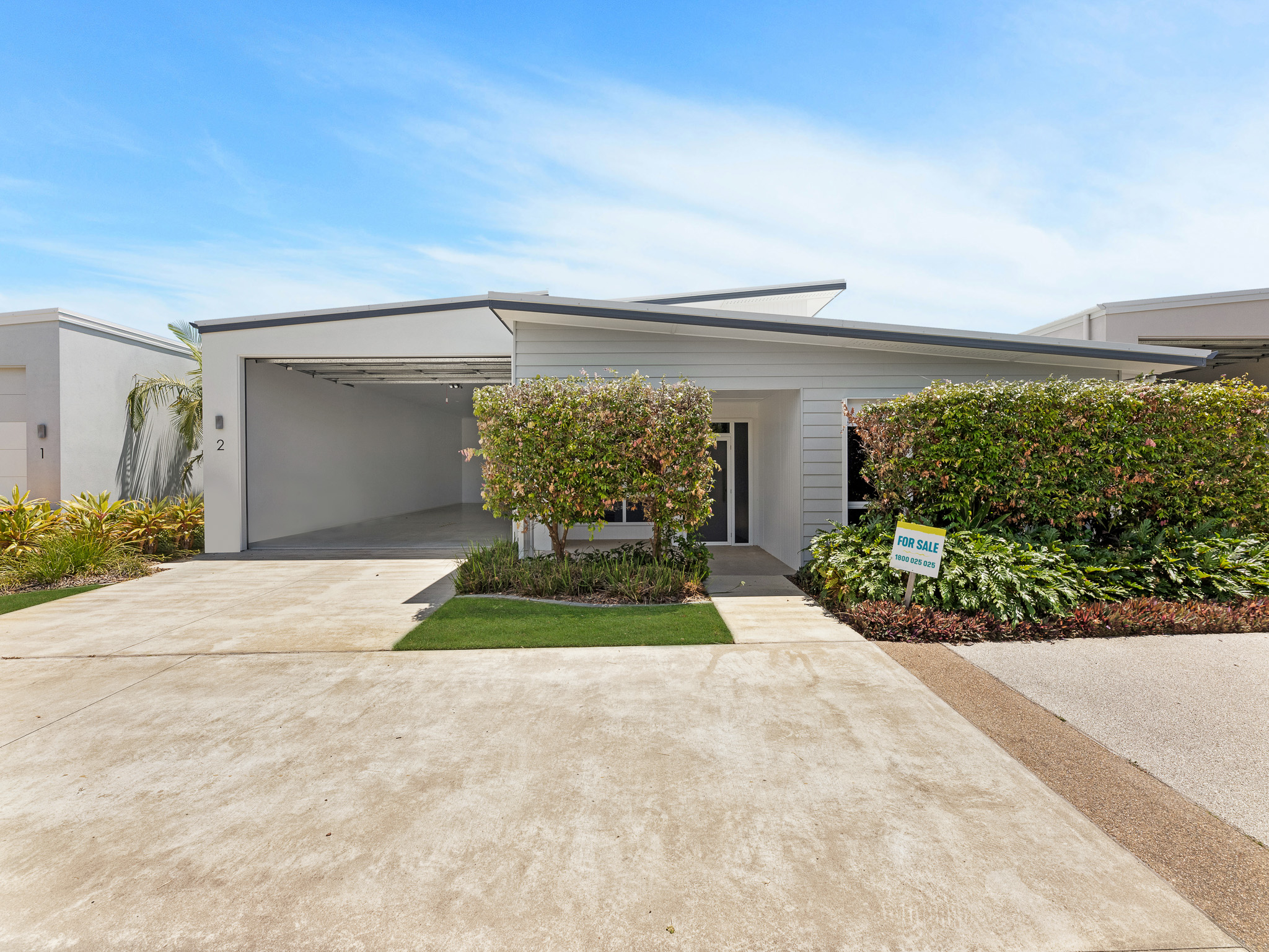 2/1 Latitude Blvde, NIKENBAH, QLD 4655 AUS