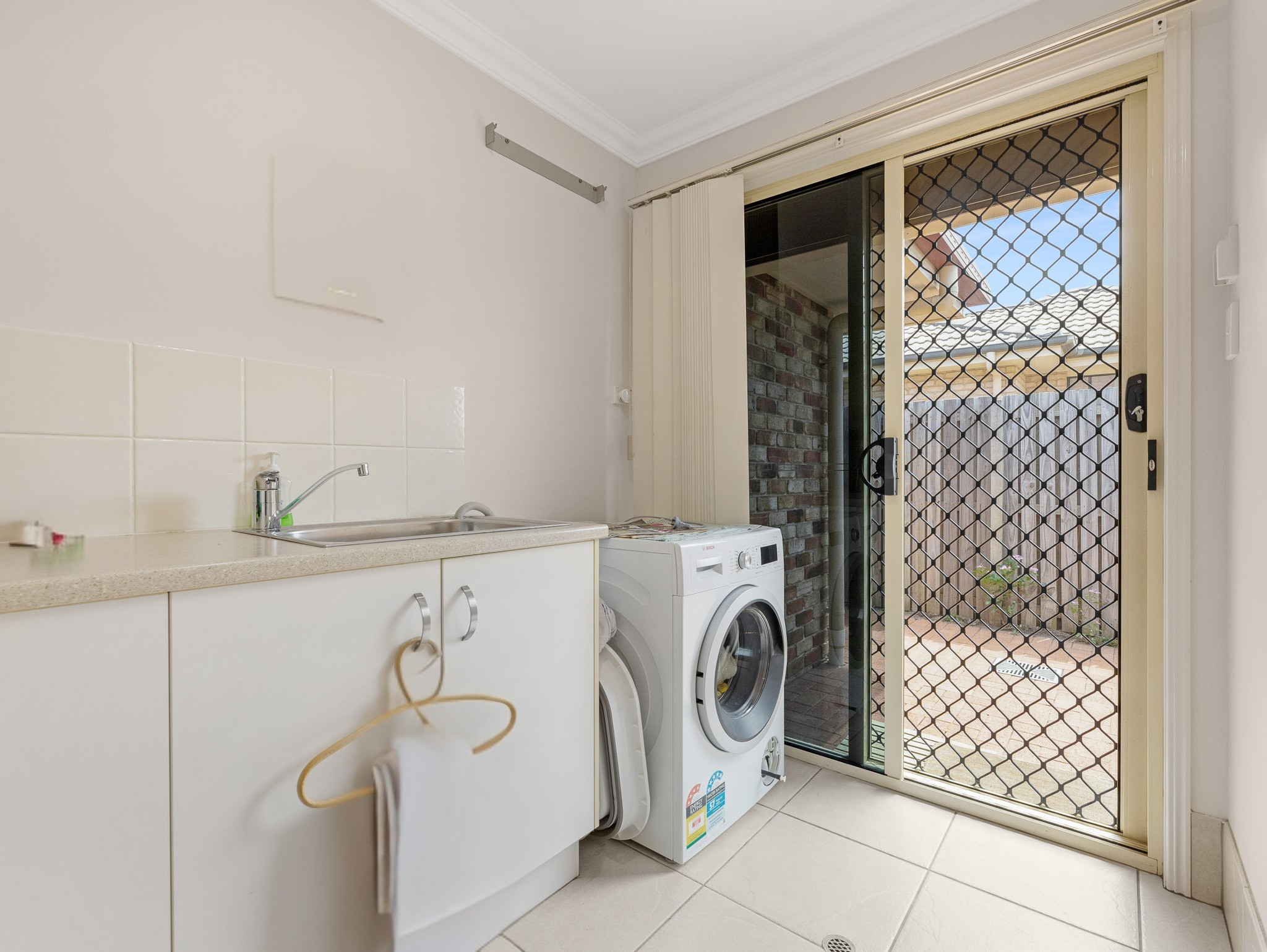 9 Glengarry Court, KAWUNGAN, QLD 4655 AUS