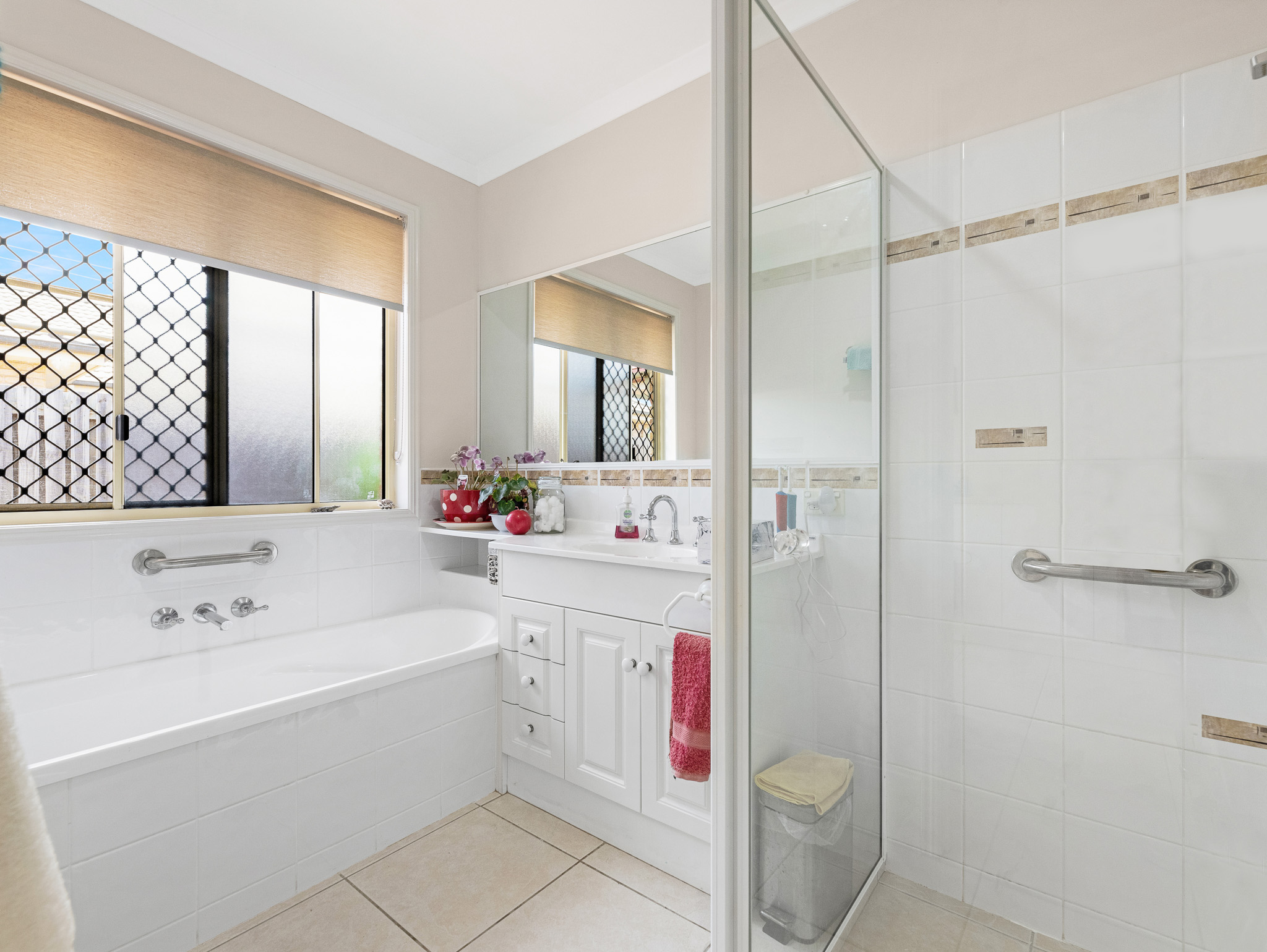 9 Glengarry Court, KAWUNGAN, QLD 4655 AUS