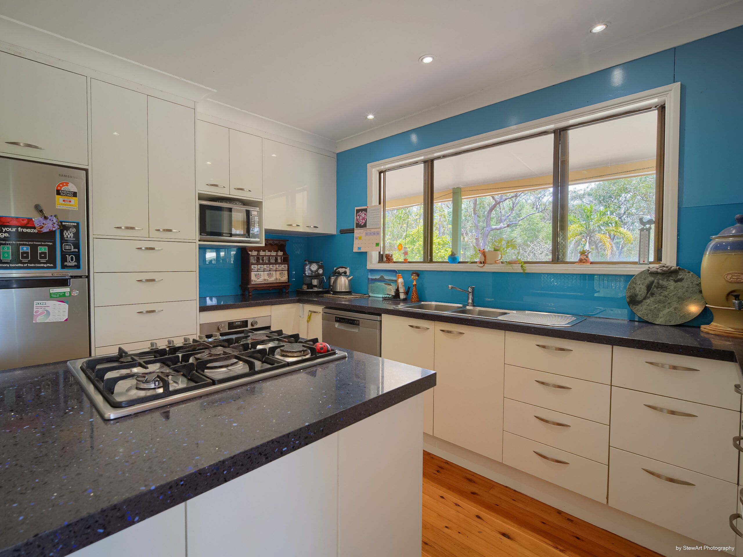 33 Shore Road West, BOORAL, QLD 4655 AUS