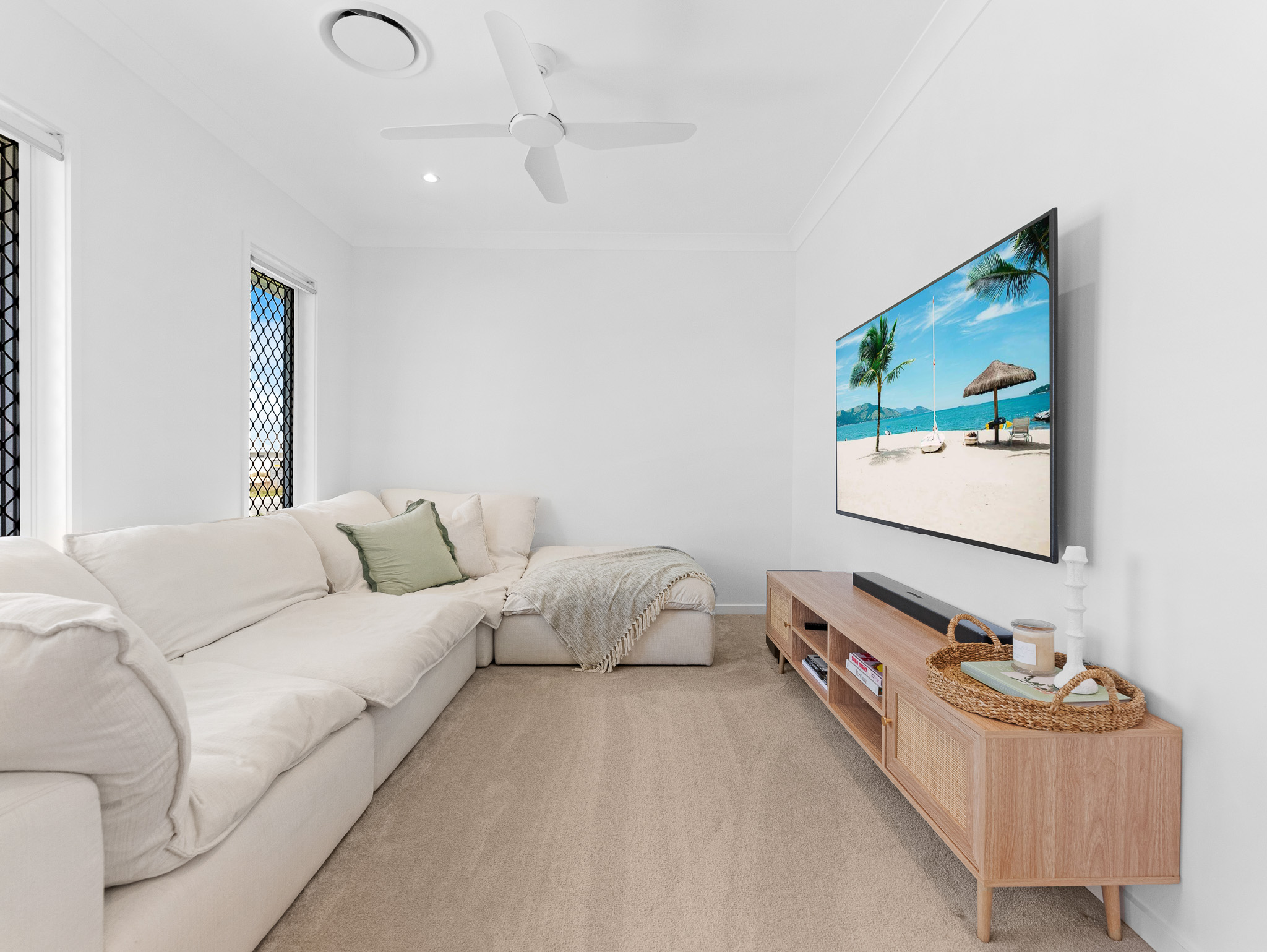 33 Jannik Terrace, PIALBA, QLD 4655 AUS