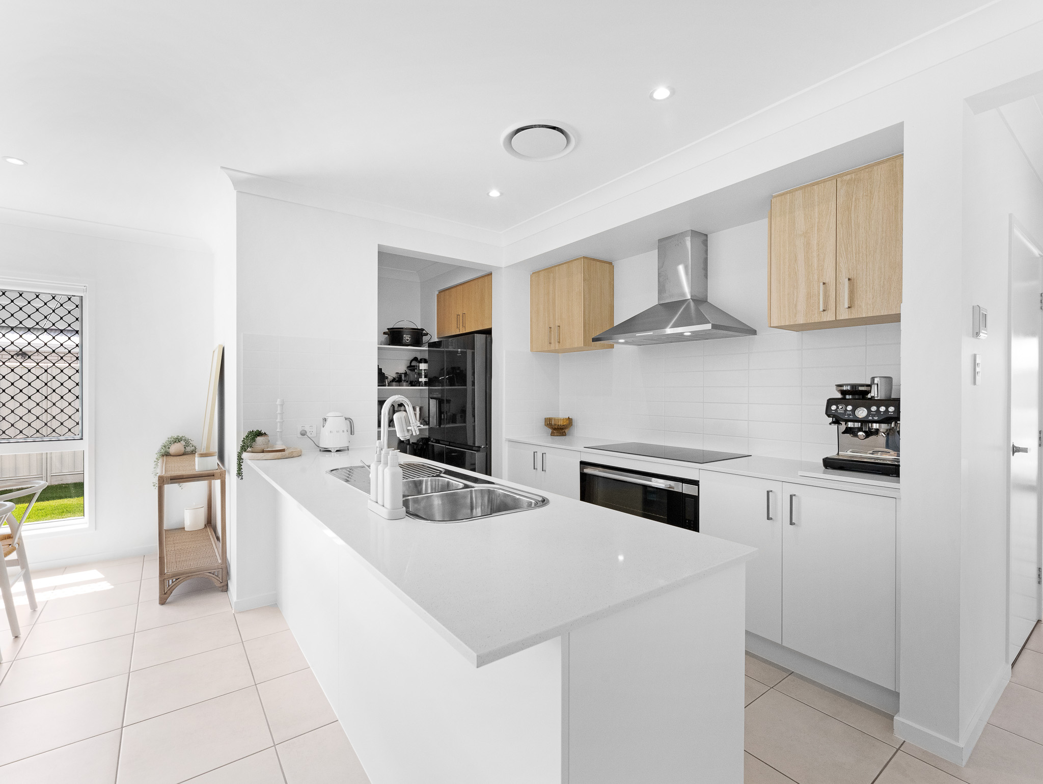 33 Jannik Terrace, PIALBA, QLD 4655 AUS