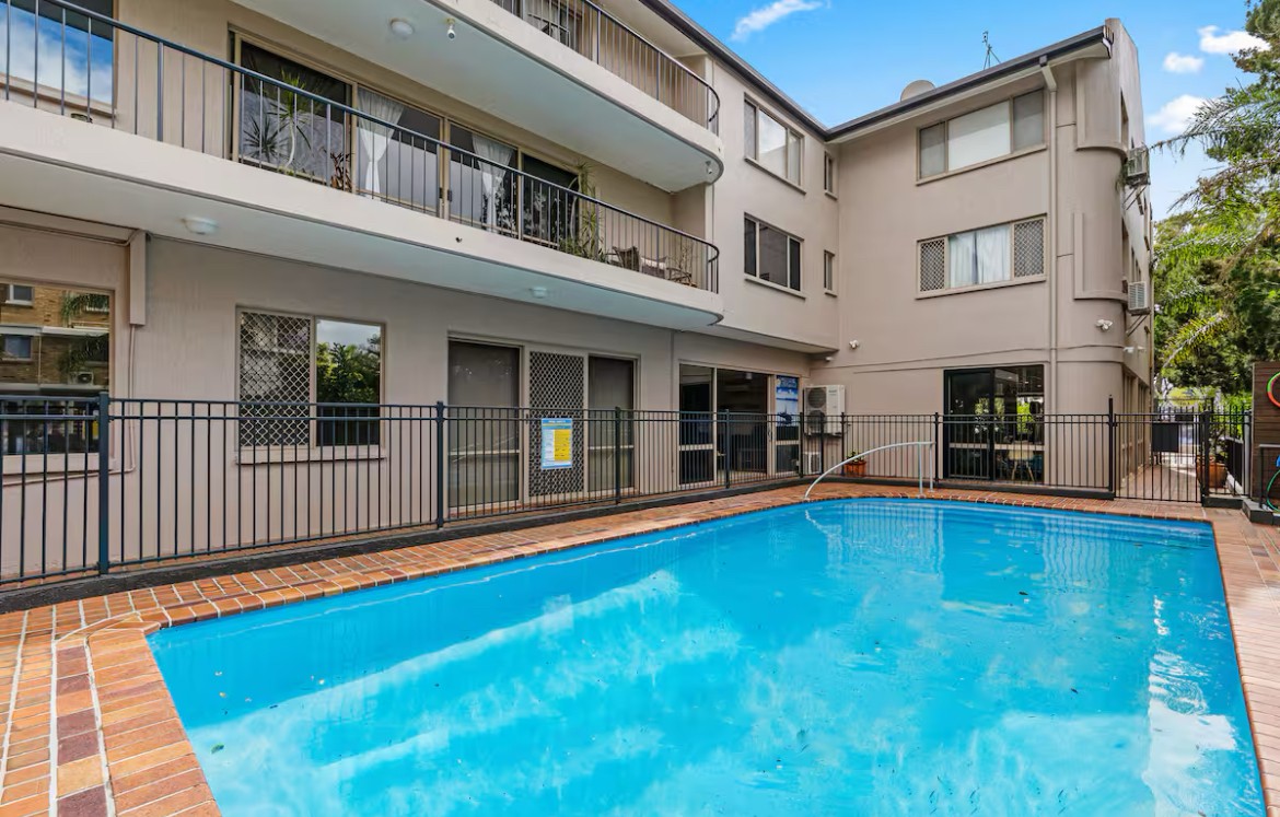 4/383 Esplanade, TORQUAY, QLD 4655 AUS