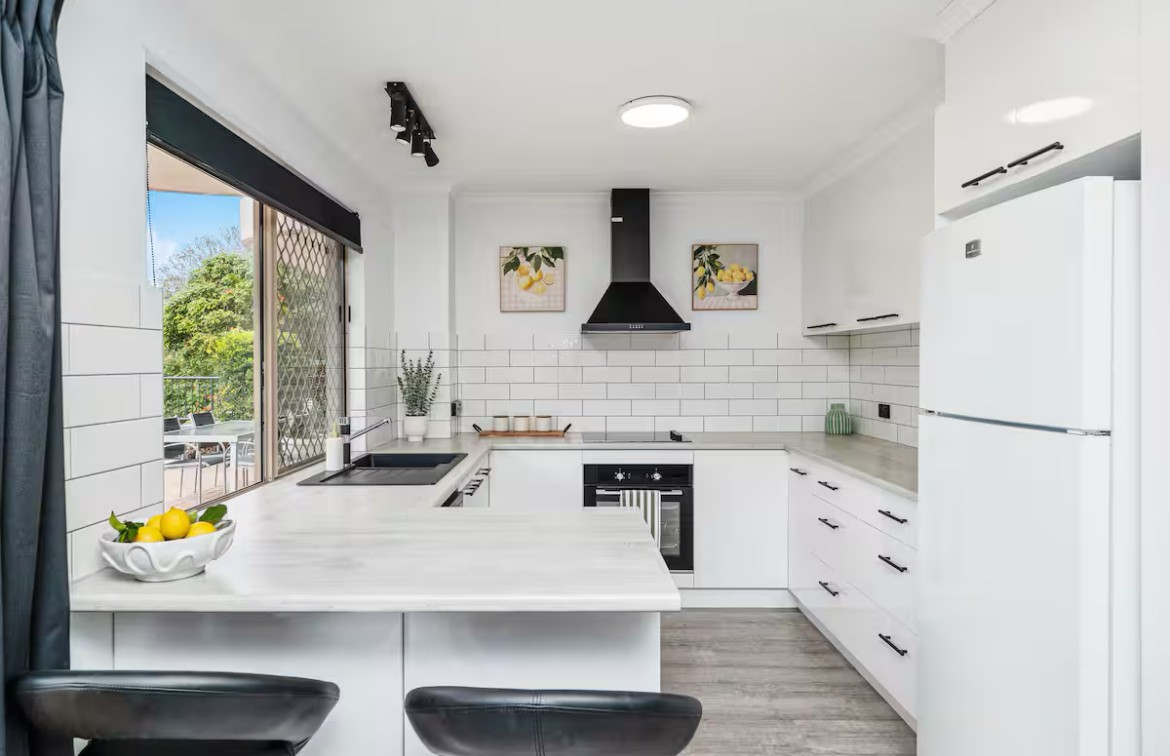 4/383 Esplanade, TORQUAY, QLD 4655 AUS