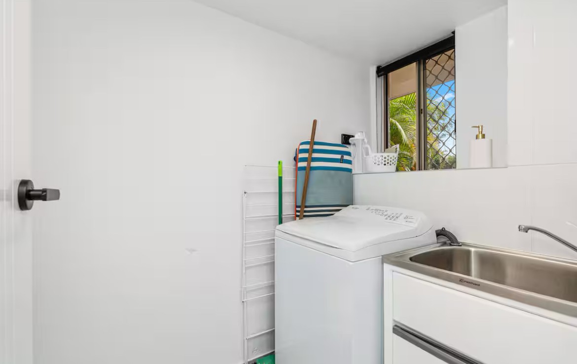 4/383 Esplanade, TORQUAY, QLD 4655 AUS