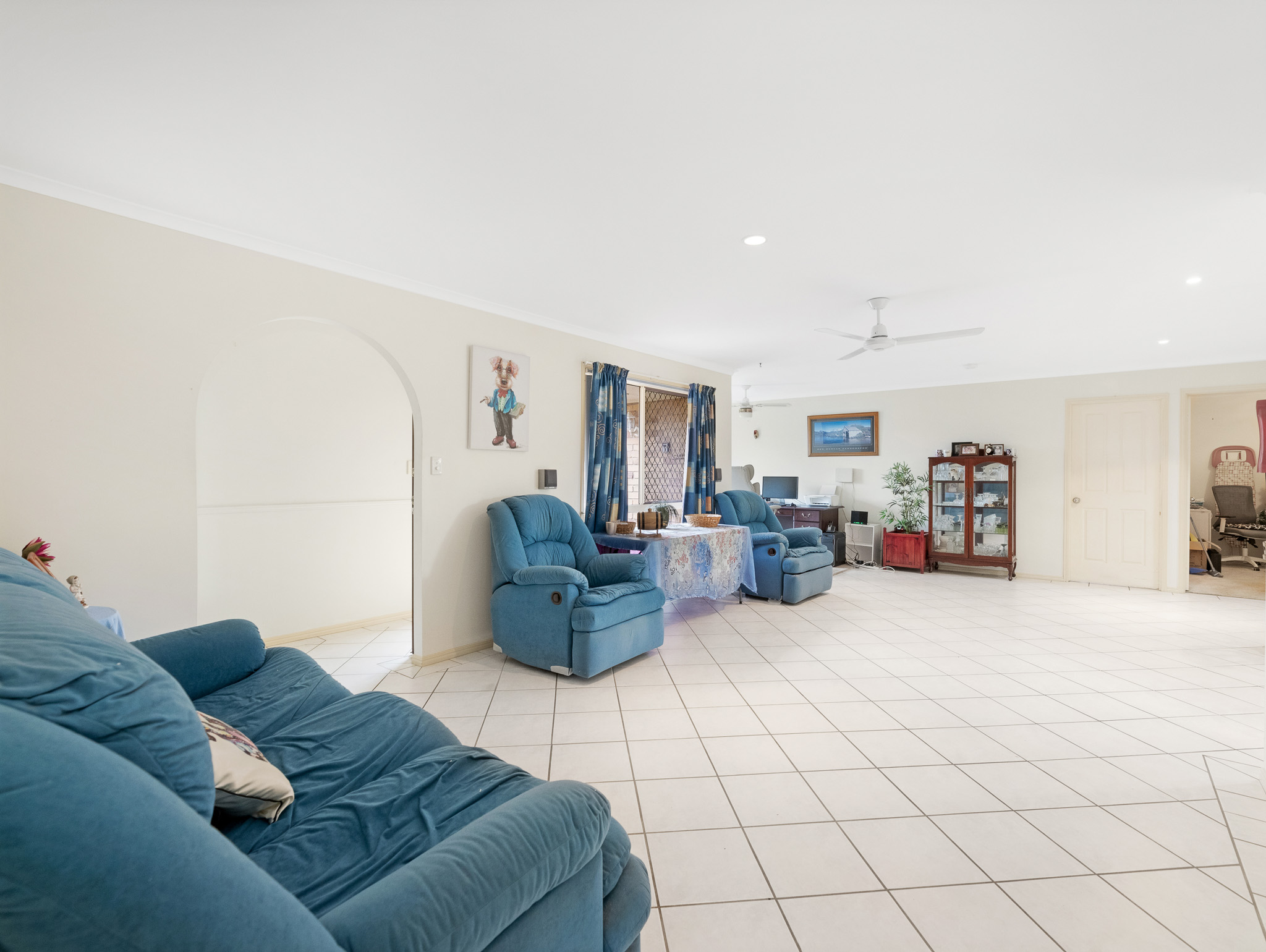 9 Magpie Court, ELI WATERS, QLD 4655 AUS