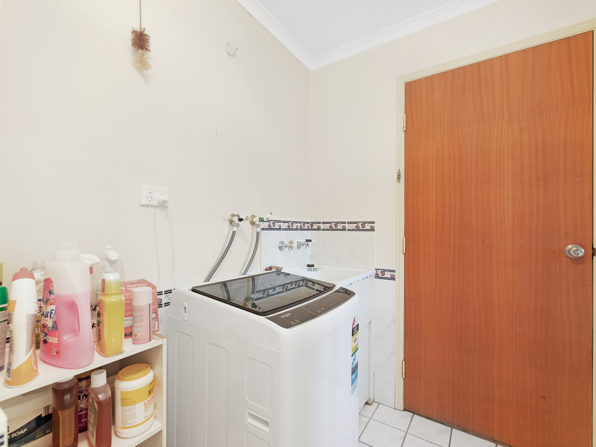 9 Magpie Court, ELI WATERS, QLD 4655 AUS