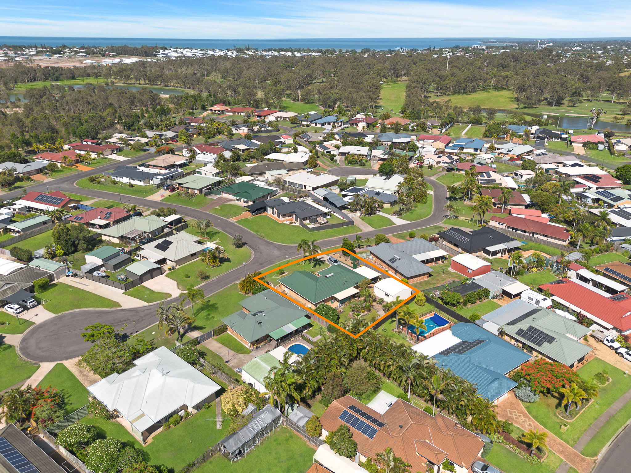 9 Magpie Court, ELI WATERS, QLD 4655 AUS