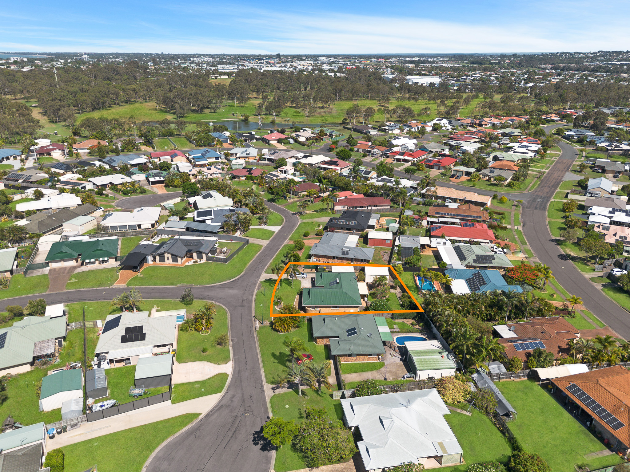 9 Magpie Court, ELI WATERS, QLD 4655 AUS