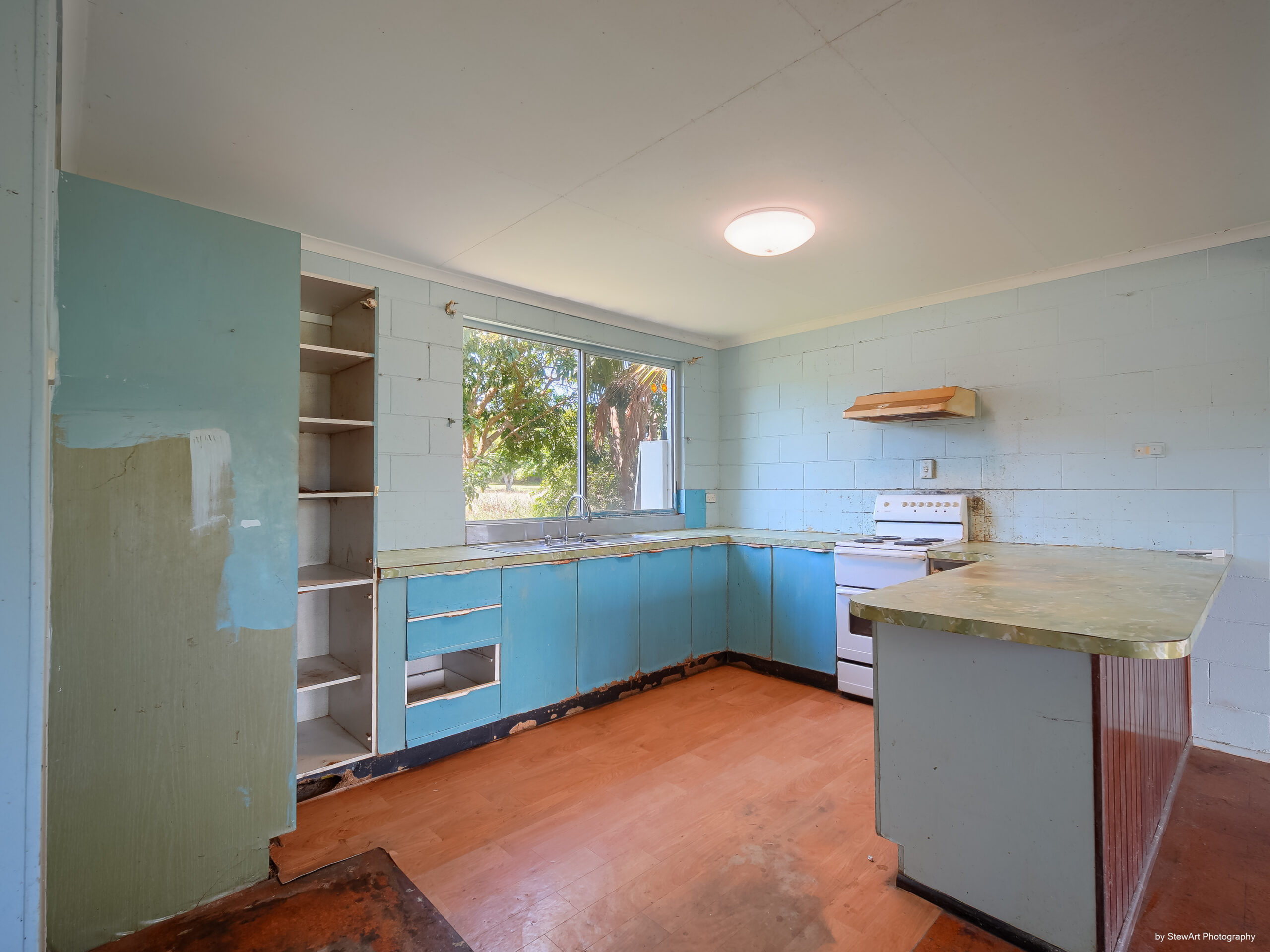 14 Paradise Street, POINT VERNON, QLD 4655 AUS