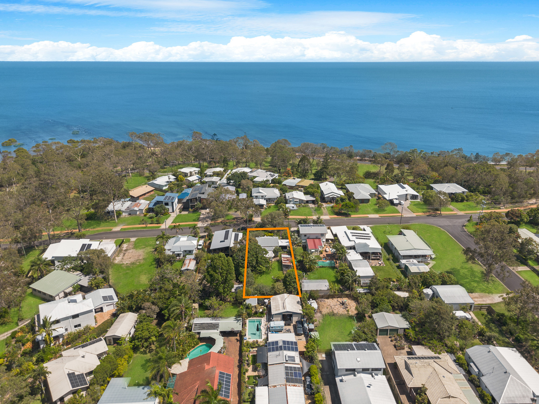 9 Mant Street, POINT VERNON, QLD 4655 AUS