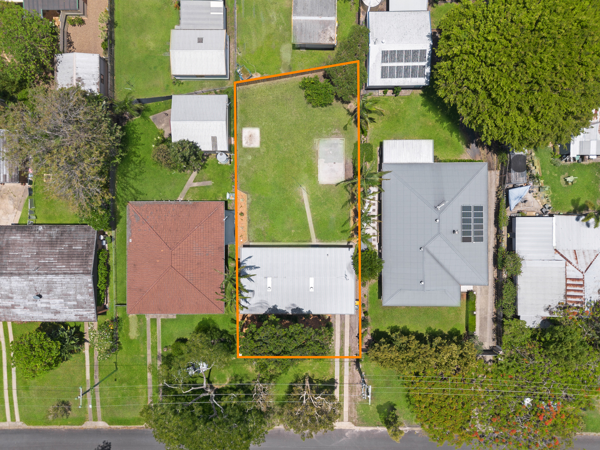 19 Barnstaple Street, TORQUAY, QLD 4655 AUS