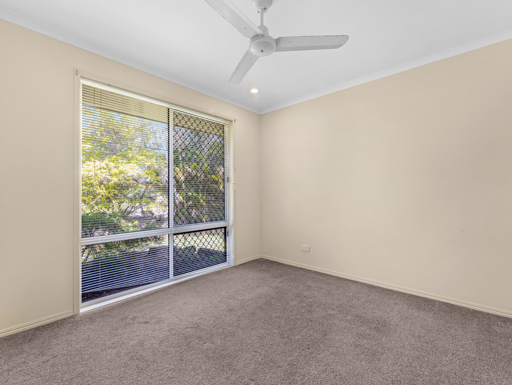 93-95 Nissen St, URRAWEEN, QLD 4655 AUS