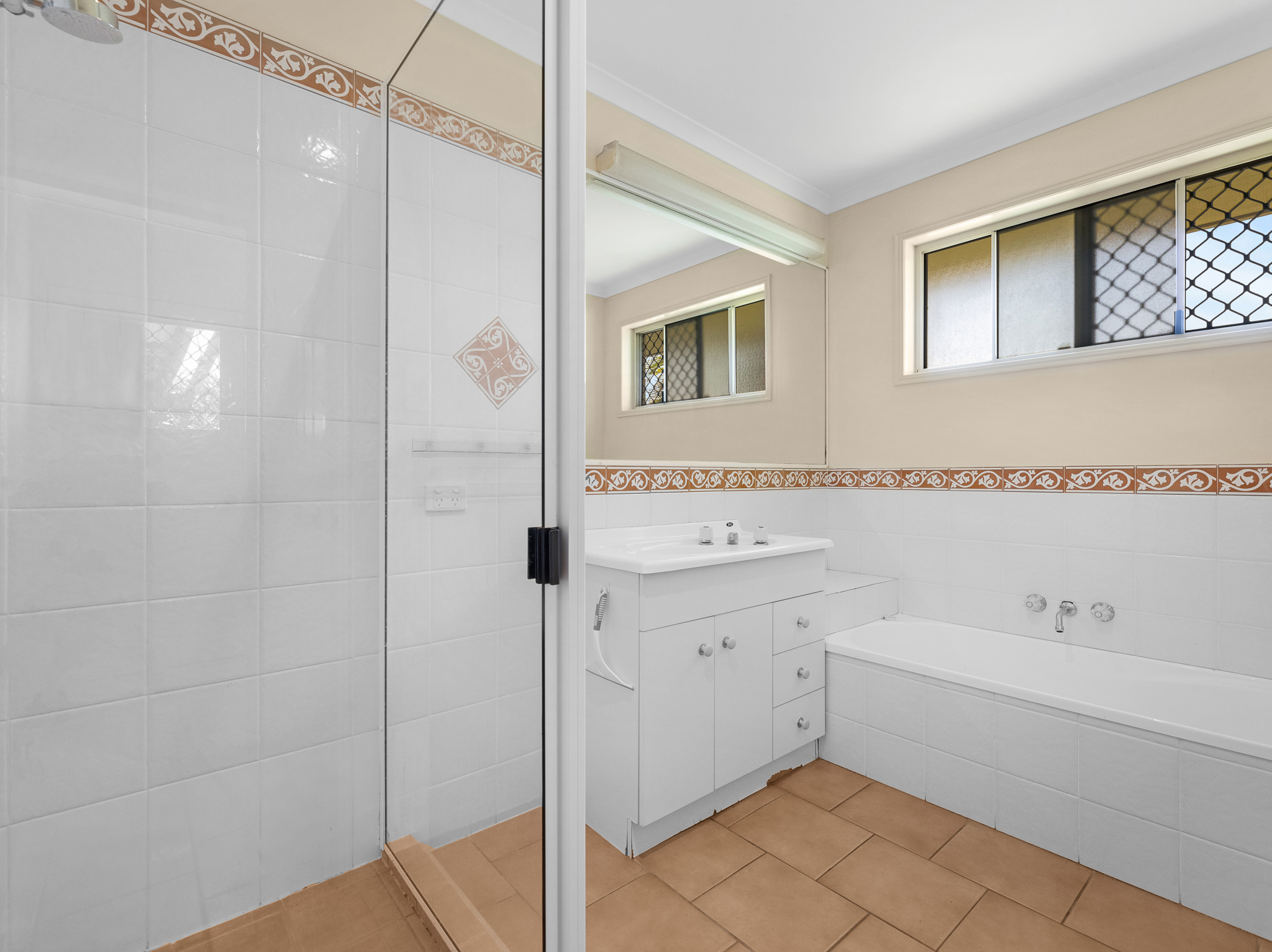 93-95 Nissen St, URRAWEEN, QLD 4655 AUS