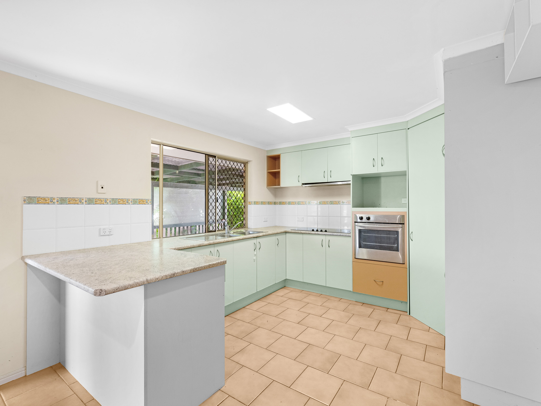 93-95 Nissen St, URRAWEEN, QLD 4655 AUS