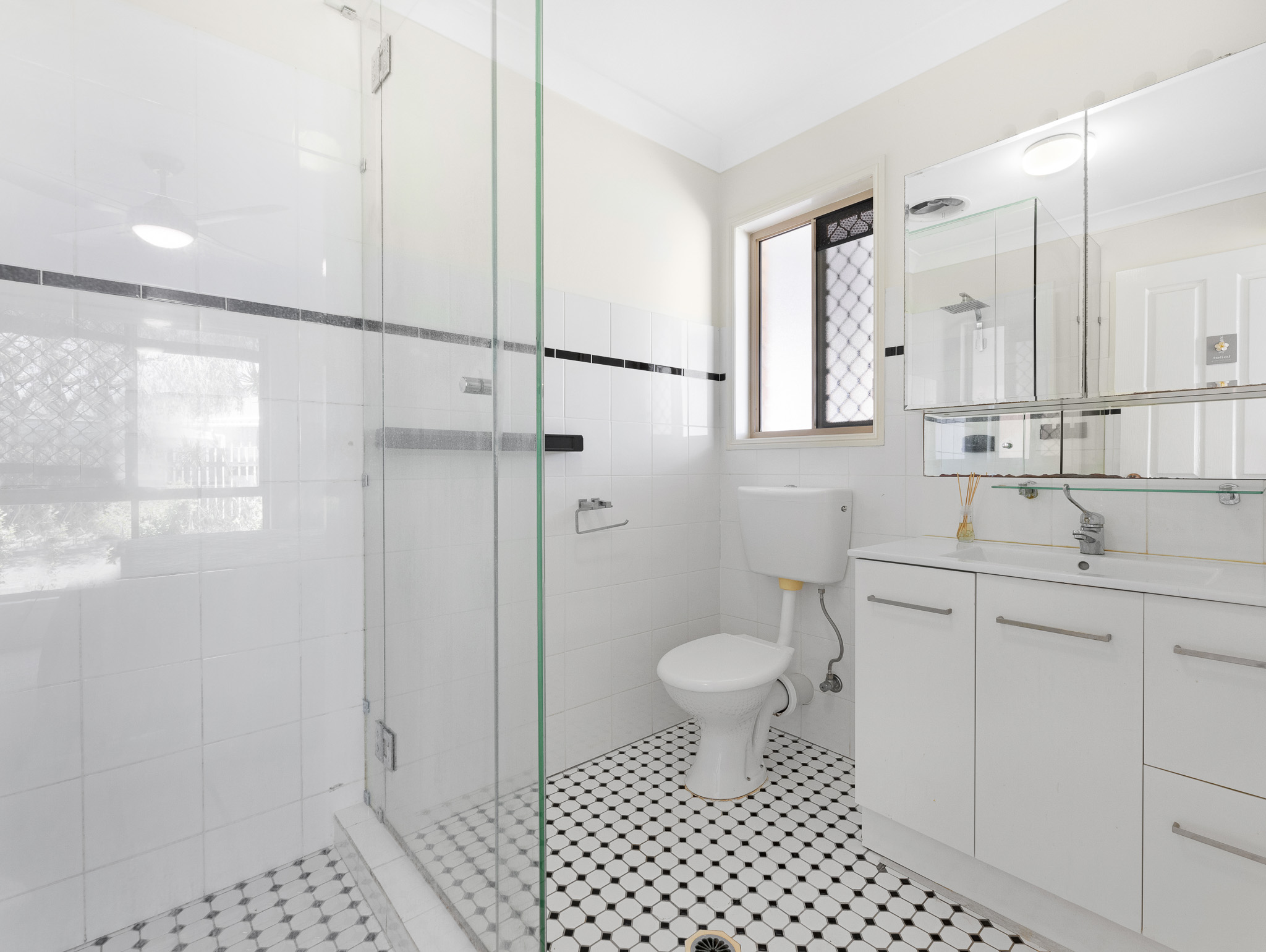 40-46 Ladbroke Cresent, URANGAN, QLD 4655 AUS